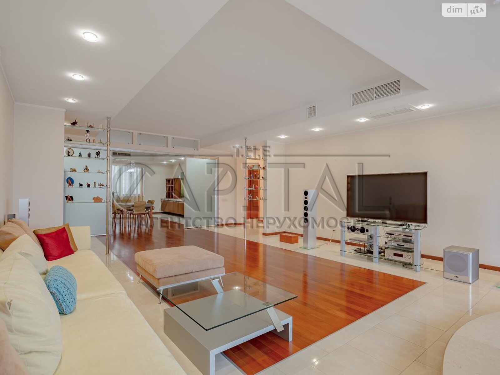 Продаж чотирикімнатної квартири в Києві, на вул. Кропивницького 10, район Липки фото 1