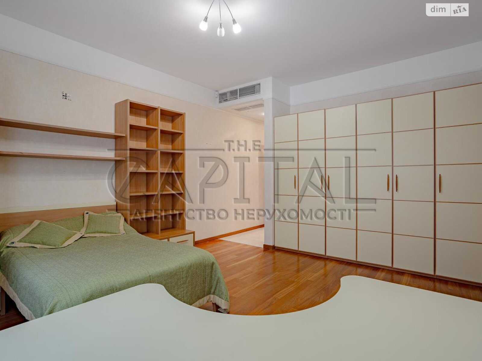 Продаж чотирикімнатної квартири в Києві, на вул. Кропивницького 10, район Липки фото 1