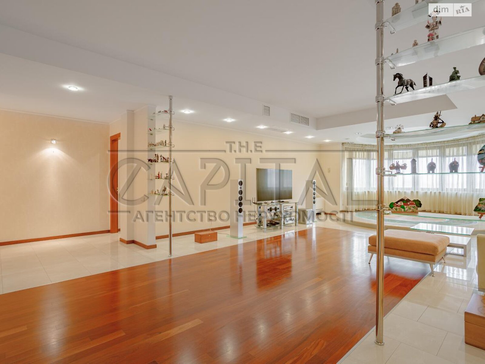 Продаж чотирикімнатної квартири в Києві, на вул. Кропивницького 10, район Липки фото 1