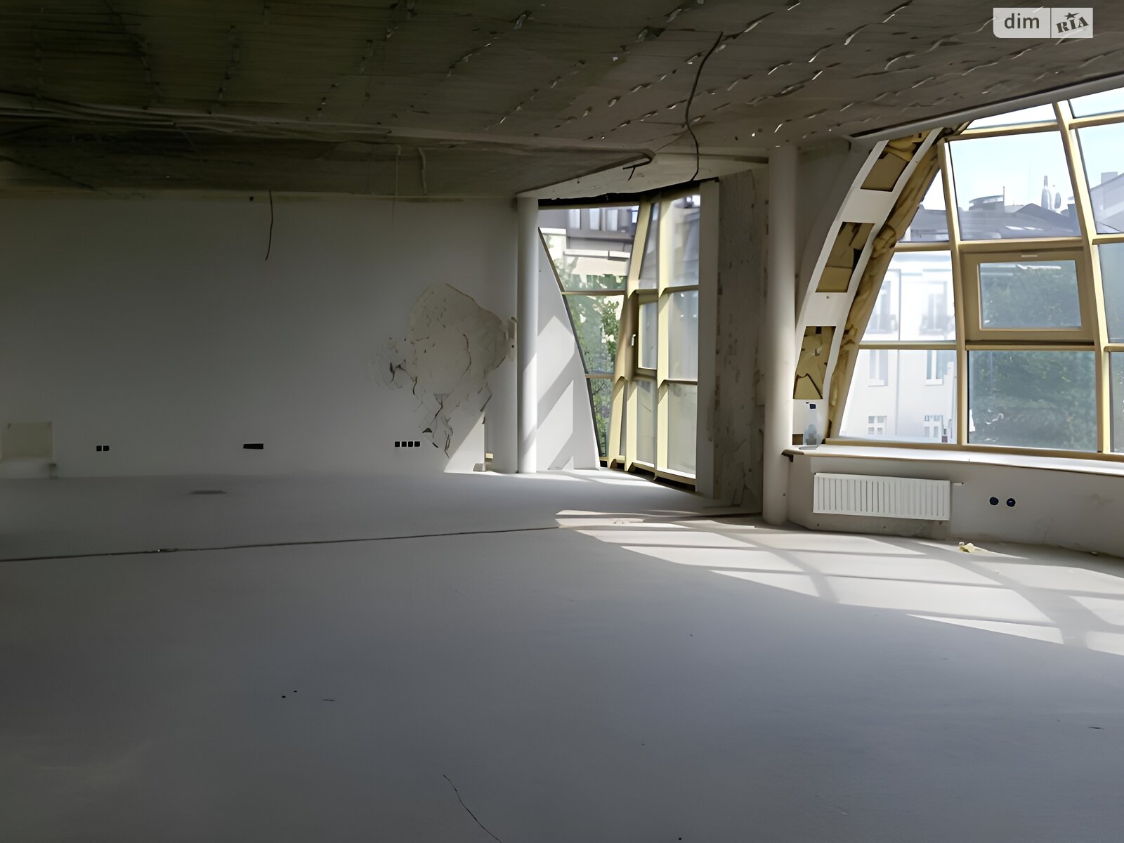 Продажа четырехкомнатной квартиры в Киеве, на спуск Крутой 7, район Липки фото 1 Продажа четырехкомнатной квартиры в Киеве, на спуск Крутой 7, район Липки фото 1