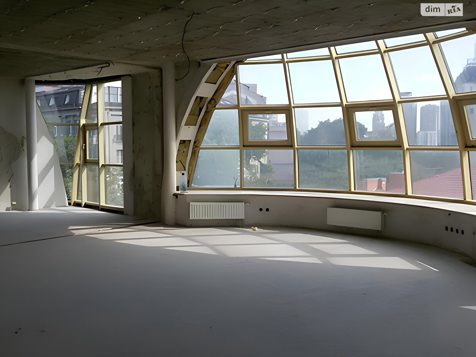 Продажа четырехкомнатной квартиры в Киеве, на спуск Крутой 7, район Липки фото 1 Продажа четырехкомнатной квартиры в Киеве, на спуск Крутой 7, район Липки фото 1