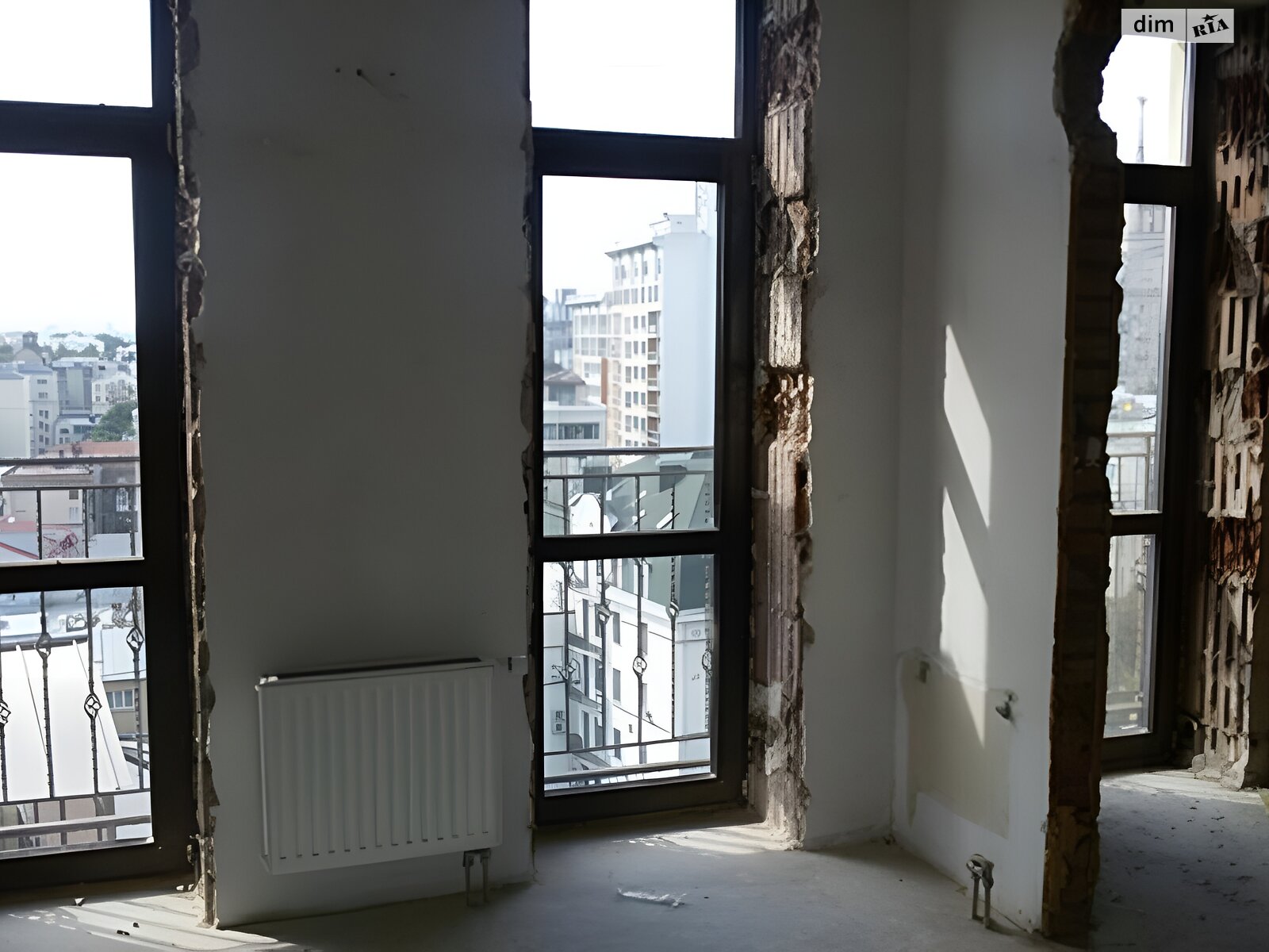 Продажа четырехкомнатной квартиры в Киеве, на спуск Крутой 7, район Липки фото 1 Продажа четырехкомнатной квартиры в Киеве, на спуск Крутой 7, район Липки фото 1