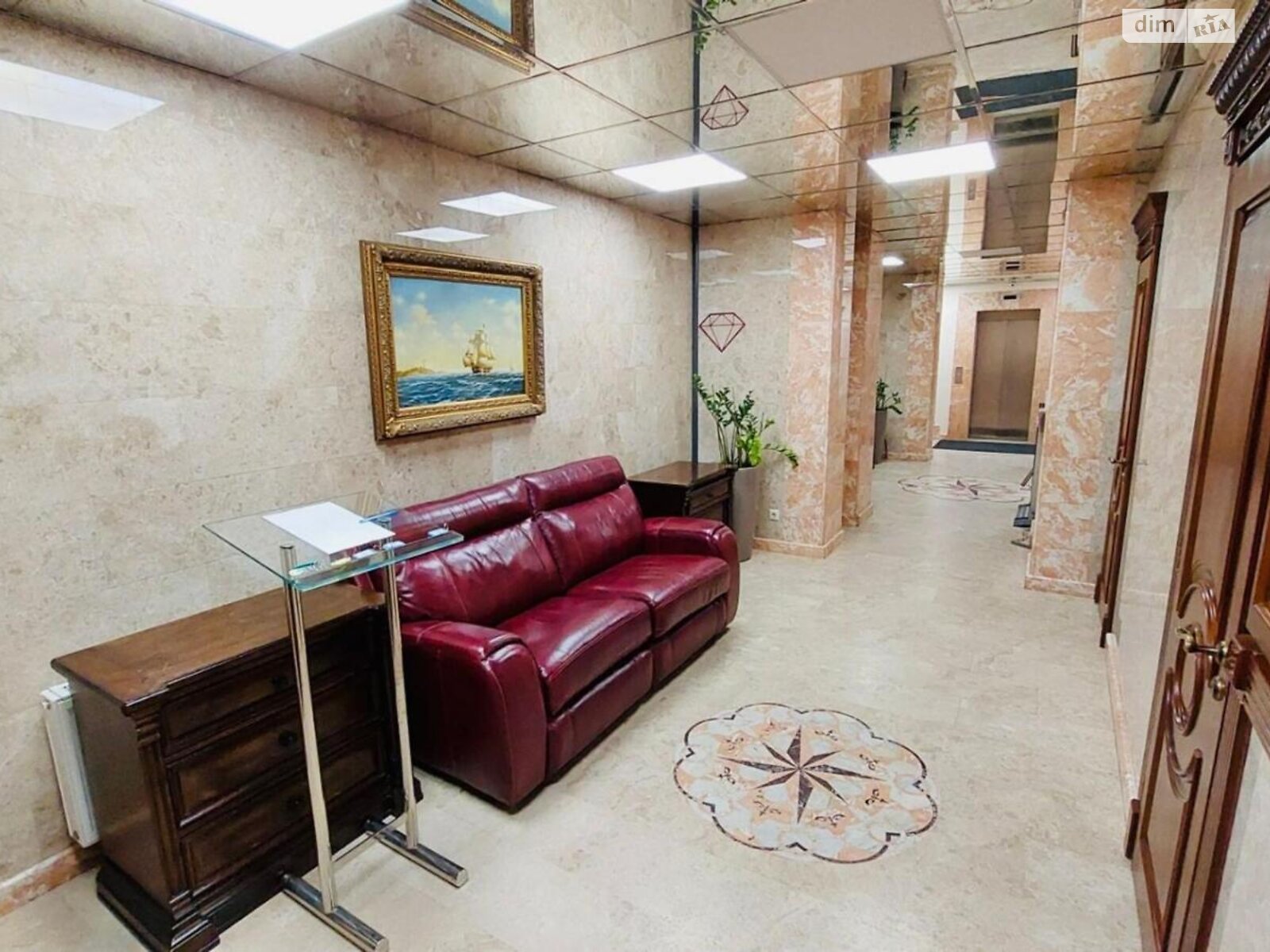 Продажа четырехкомнатной квартиры в Киеве, на спуск Крутой 7, район Липки фото 1 Продажа четырехкомнатной квартиры в Киеве, на спуск Крутой 7, район Липки фото 1