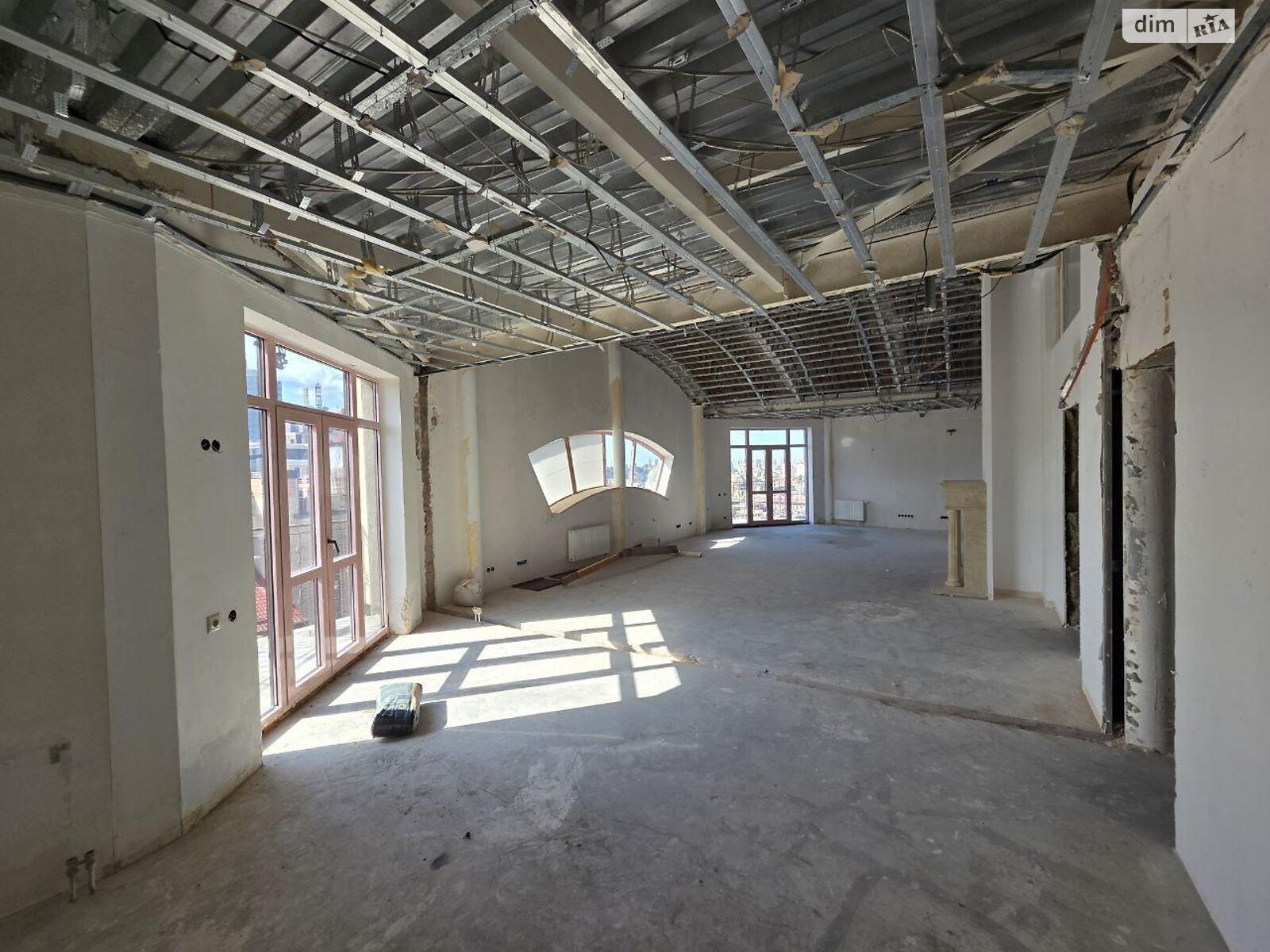 Продажа четырехкомнатной квартиры в Киеве, на спуск Крутой 7, район Липки фото 1 Продажа четырехкомнатной квартиры в Киеве, на спуск Крутой 7, район Липки фото 1