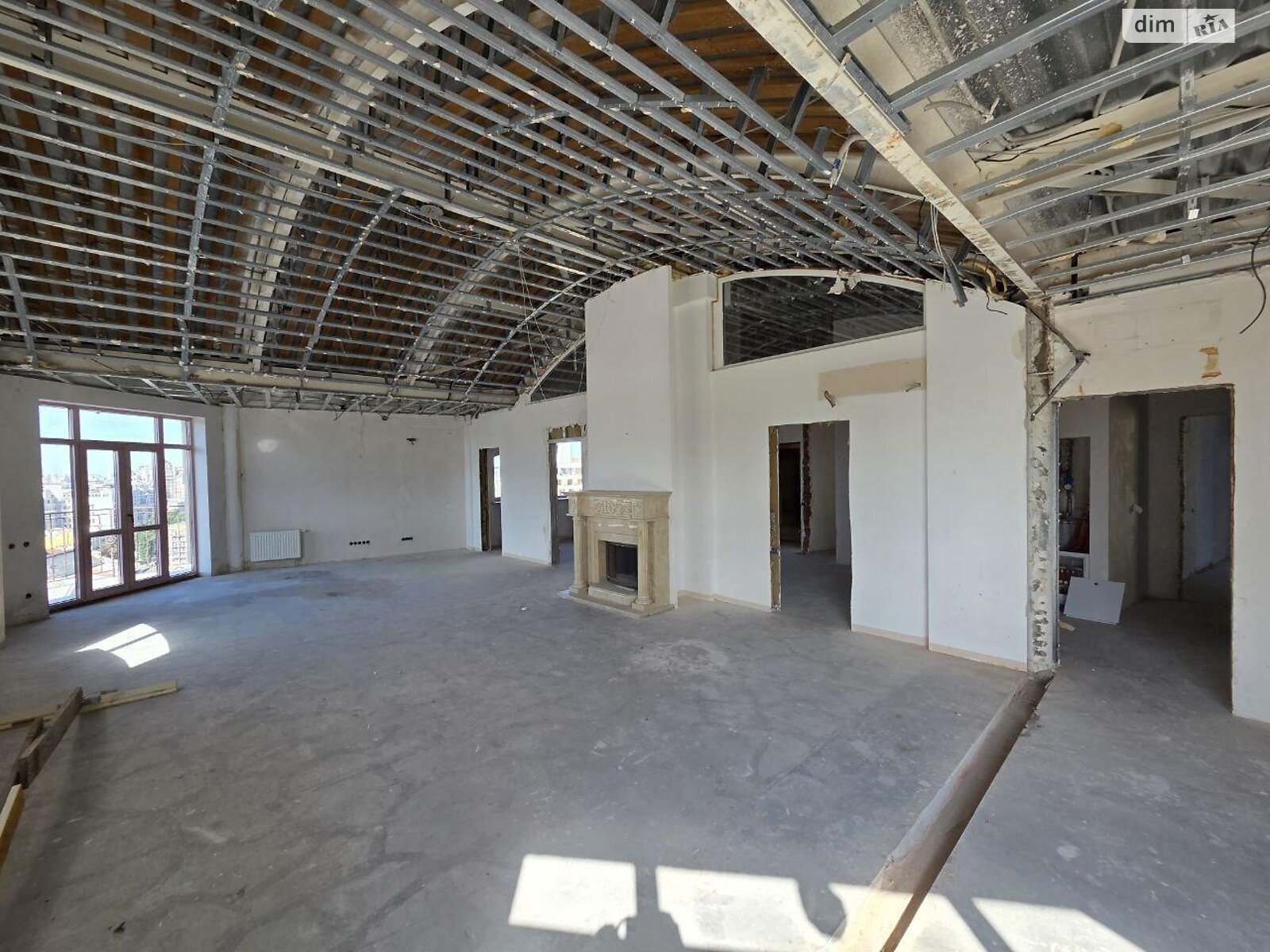 Продажа четырехкомнатной квартиры в Киеве, на спуск Крутой 7, район Липки фото 1 Продажа четырехкомнатной квартиры в Киеве, на спуск Крутой 7, район Липки фото 1