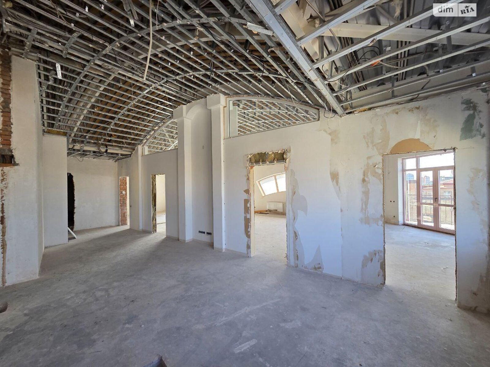 Продажа четырехкомнатной квартиры в Киеве, на спуск Крутой 7, район Липки фото 1 Продажа четырехкомнатной квартиры в Киеве, на спуск Крутой 7, район Липки фото 1