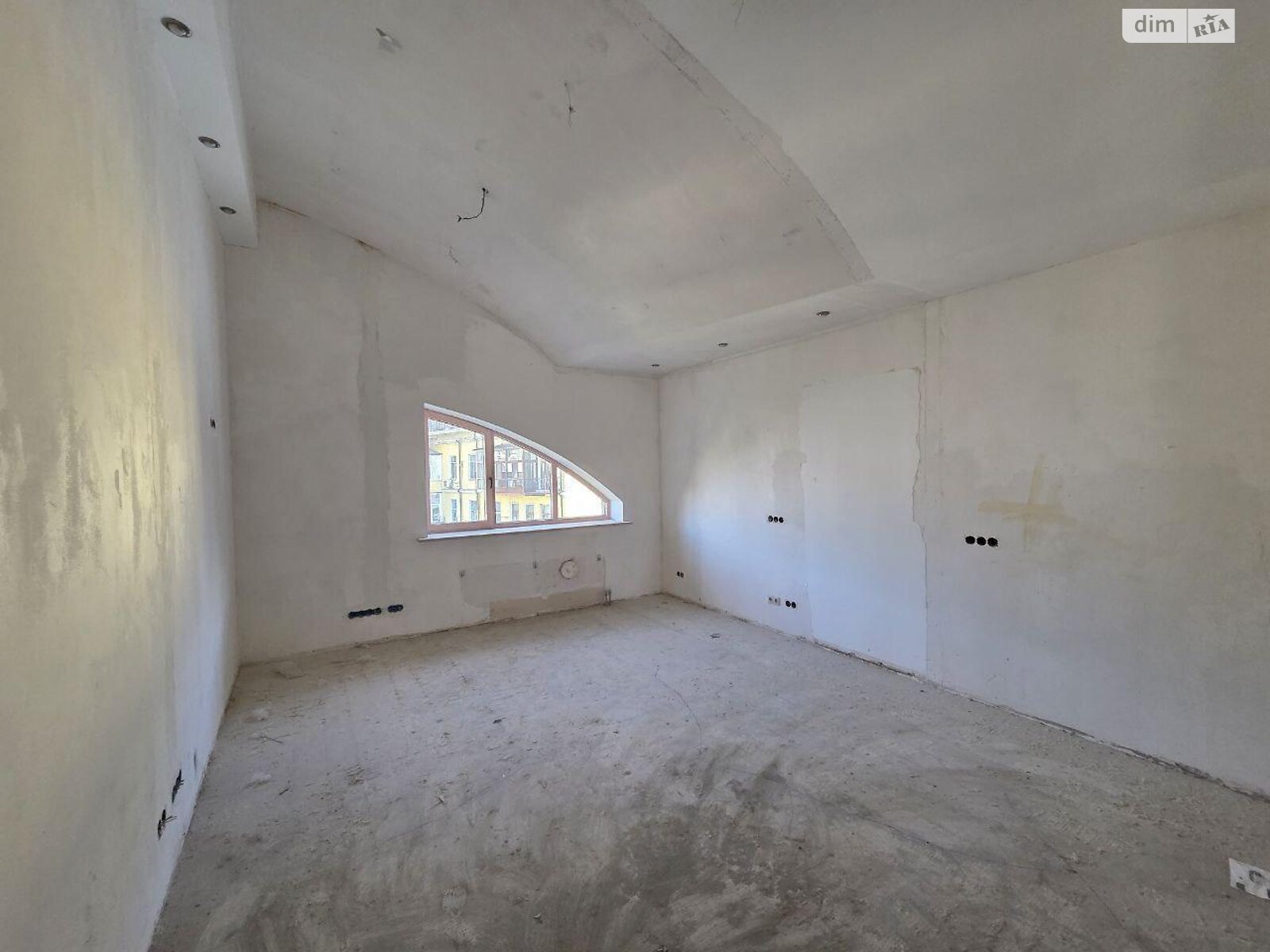 Продажа четырехкомнатной квартиры в Киеве, на спуск Крутой 7, район Липки фото 1 Продажа четырехкомнатной квартиры в Киеве, на спуск Крутой 7, район Липки фото 1