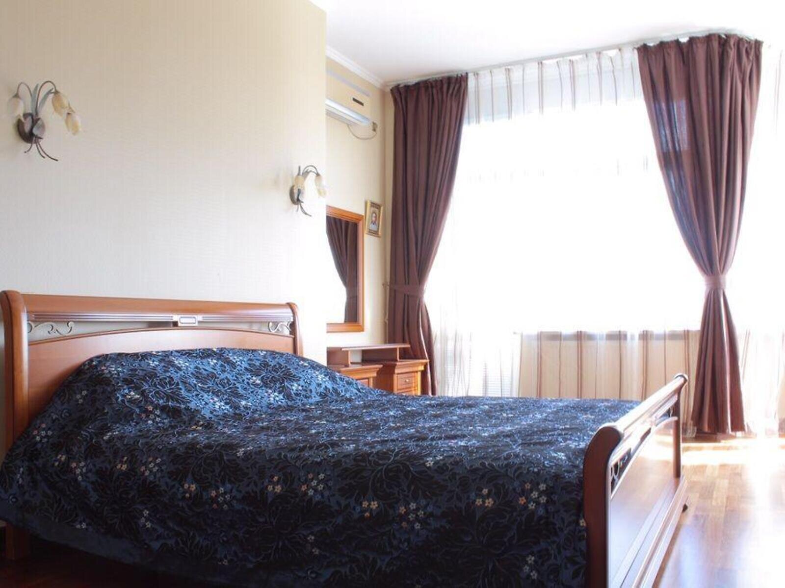 Продажа четырехкомнатной квартиры в Киеве, на спуск Кловский 5, район Липки фото 1