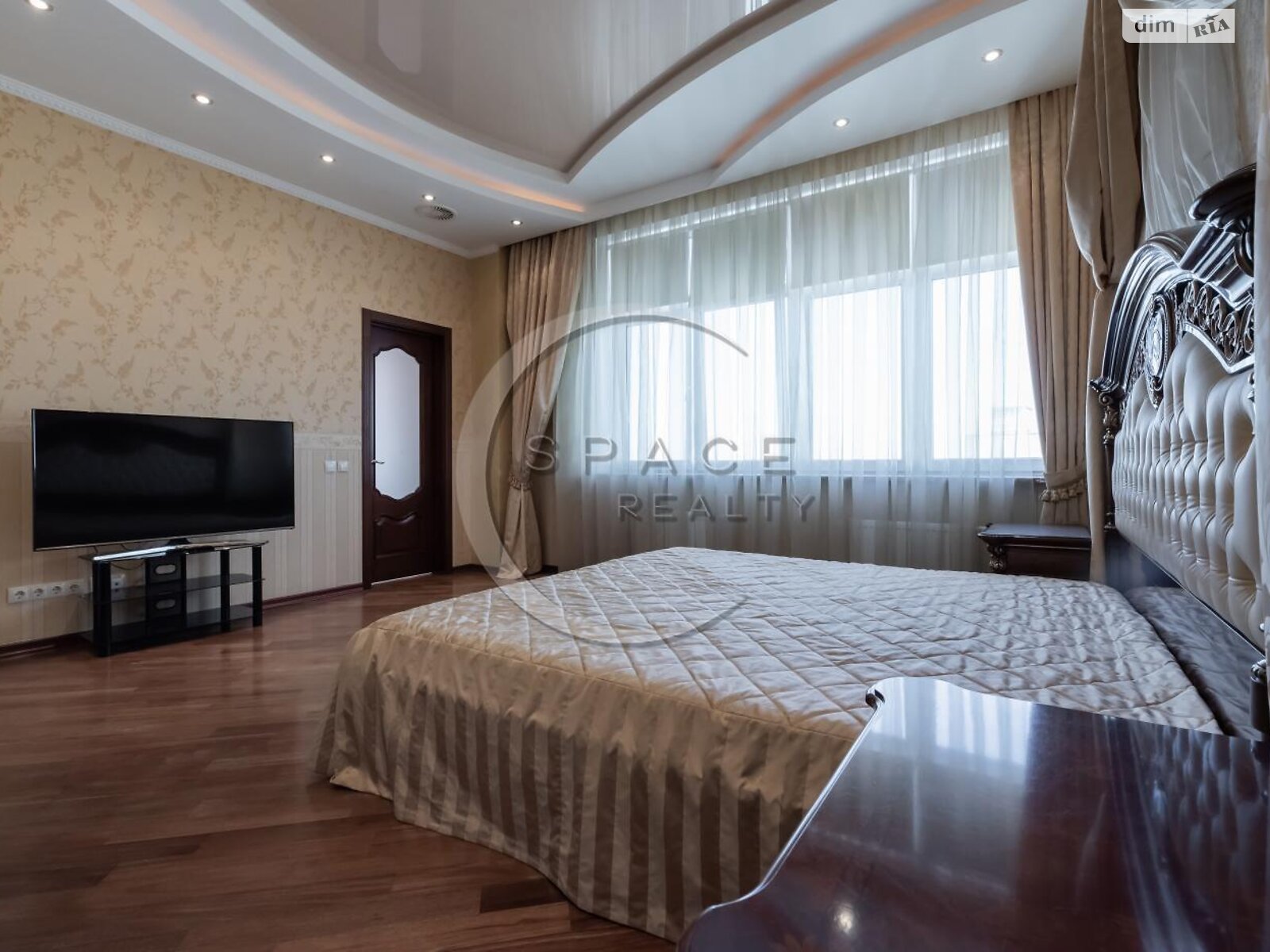 Продаж чотирикімнатної квартири в Києві, на вул. Лютеранська 10А, район Липки фото 1 Продаж чотирикімнатної квартири в Києві, на вул. Лютеранська 10А, район Липки фото 1
