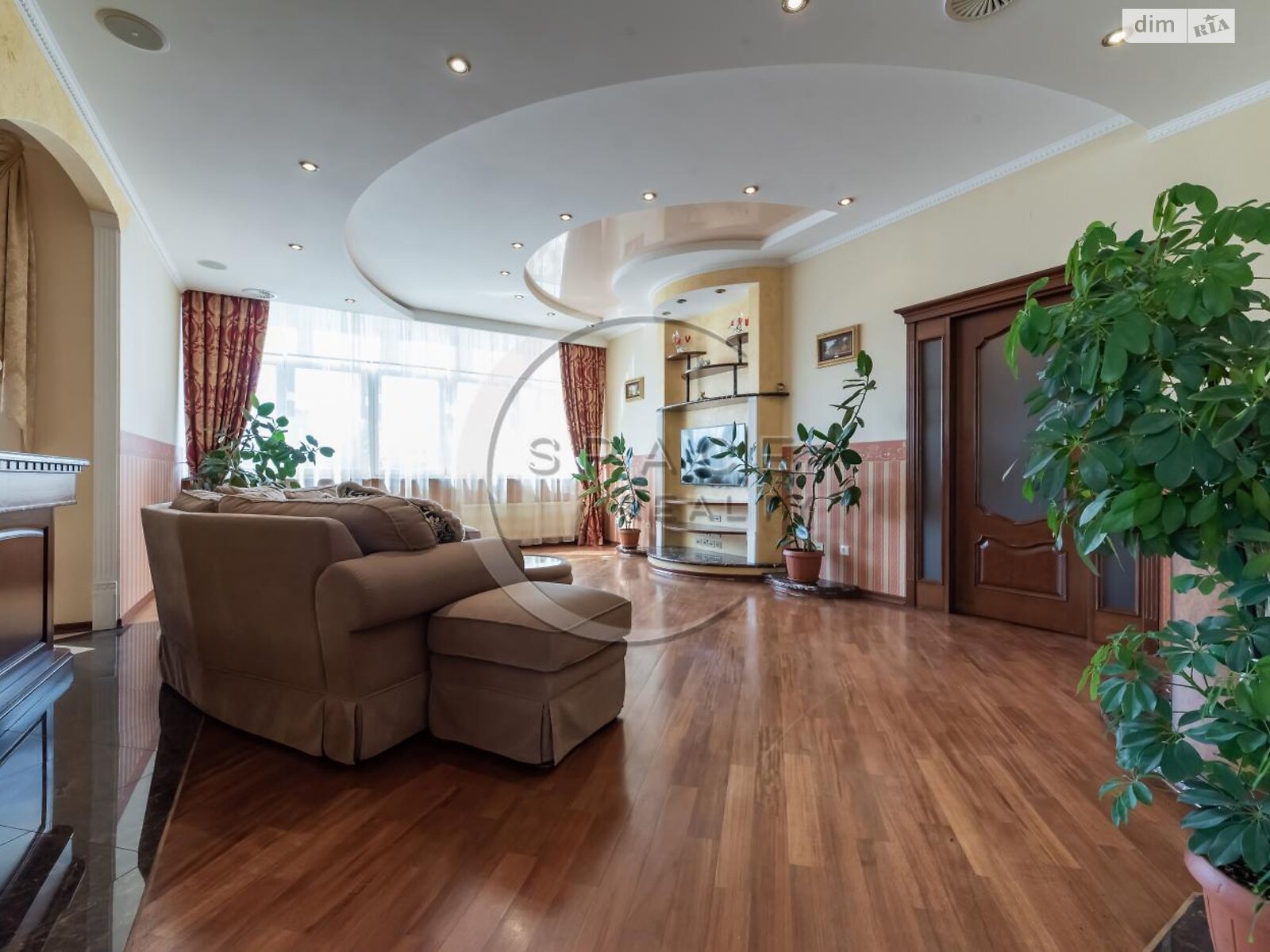 Продаж чотирикімнатної квартири в Києві, на вул. Лютеранська 10А, район Липки фото 1 Продаж чотирикімнатної квартири в Києві, на вул. Лютеранська 10А, район Липки фото 1