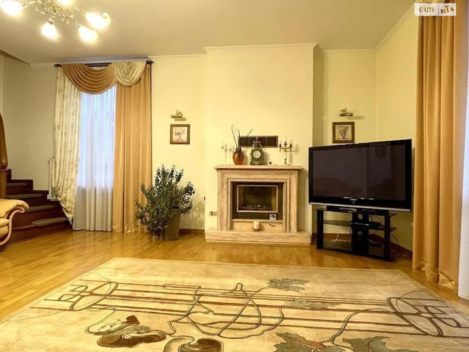 Продаж чотирикімнатної квартири в Києві, на вул. Лютеранська 4, район Липки фото 1 Продаж чотирикімнатної квартири в Києві, на вул. Лютеранська 4, район Липки фото 1