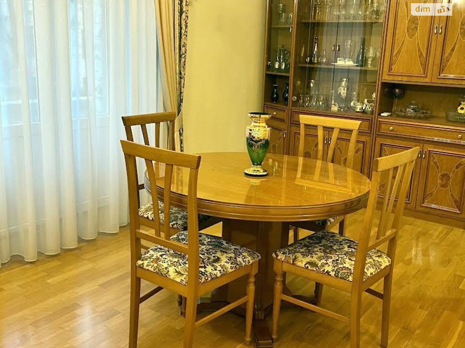 Продаж чотирикімнатної квартири в Києві, на вул. Лютеранська 4, район Липки фото 1 Продаж чотирикімнатної квартири в Києві, на вул. Лютеранська 4, район Липки фото 1