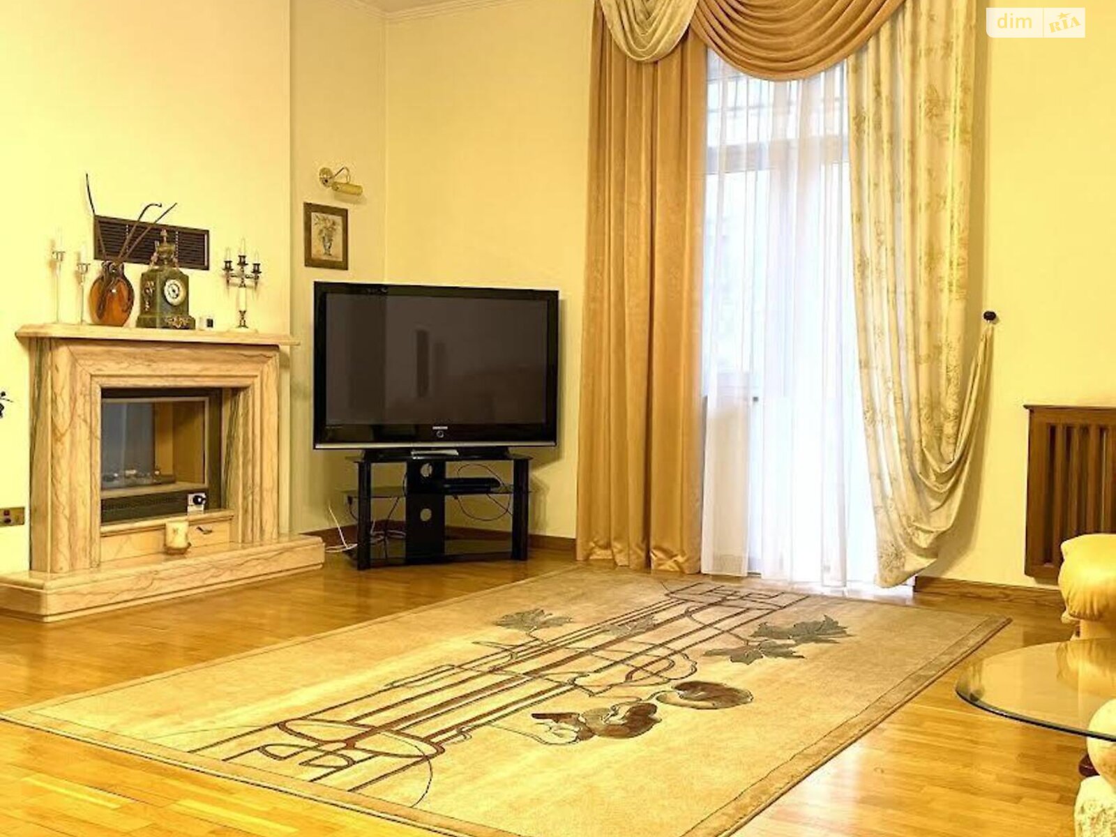 Продаж чотирикімнатної квартири в Києві, на вул. Лютеранська 4, район Липки фото 1 Продаж чотирикімнатної квартири в Києві, на вул. Лютеранська 4, район Липки фото 1