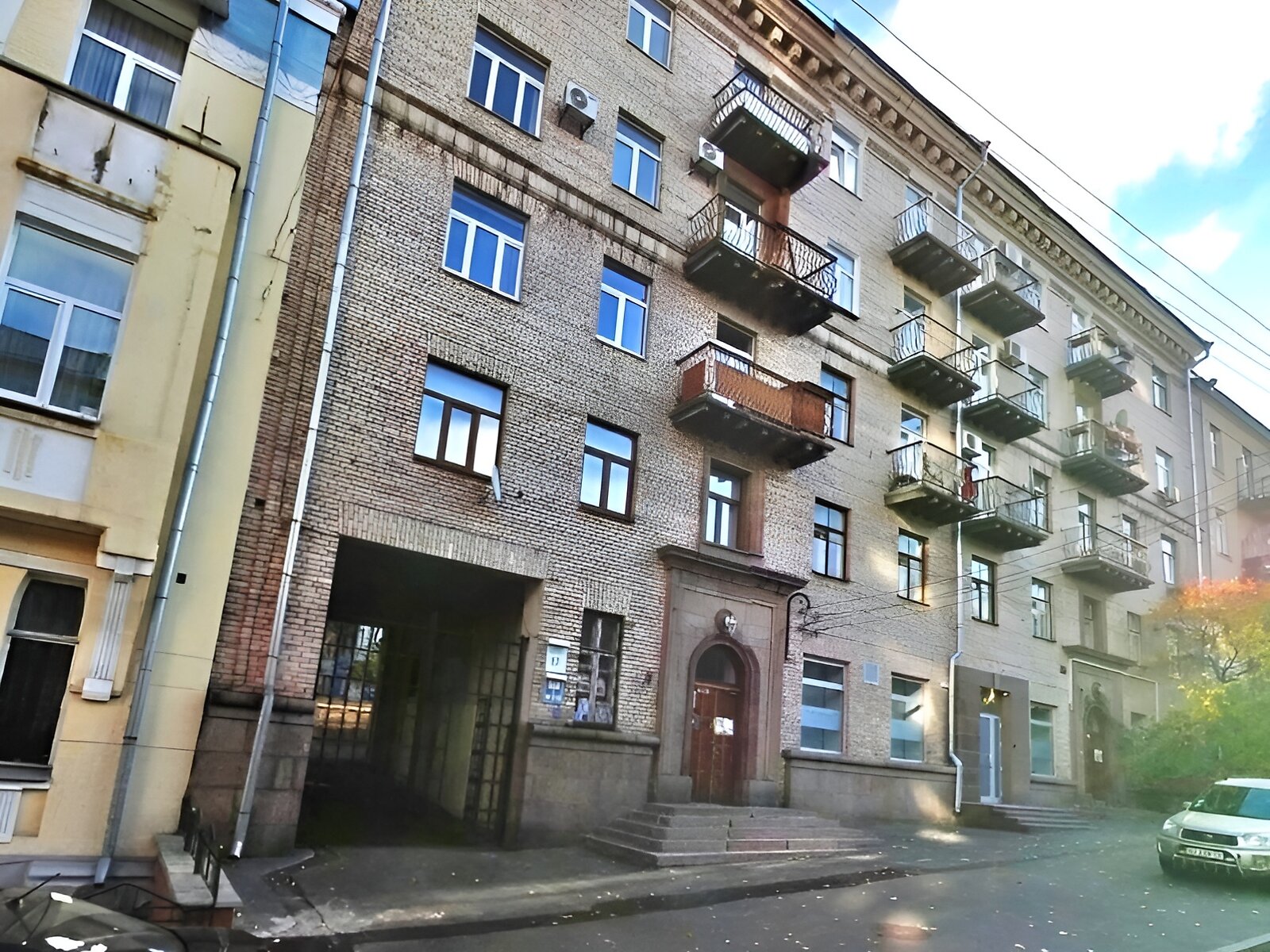 Продажа трехкомнатной квартиры в Киеве, на ул. Лютеранская 17, район Липки фото 1 Продажа трехкомнатной квартиры в Киеве, на ул. Лютеранская 17, район Липки фото 1