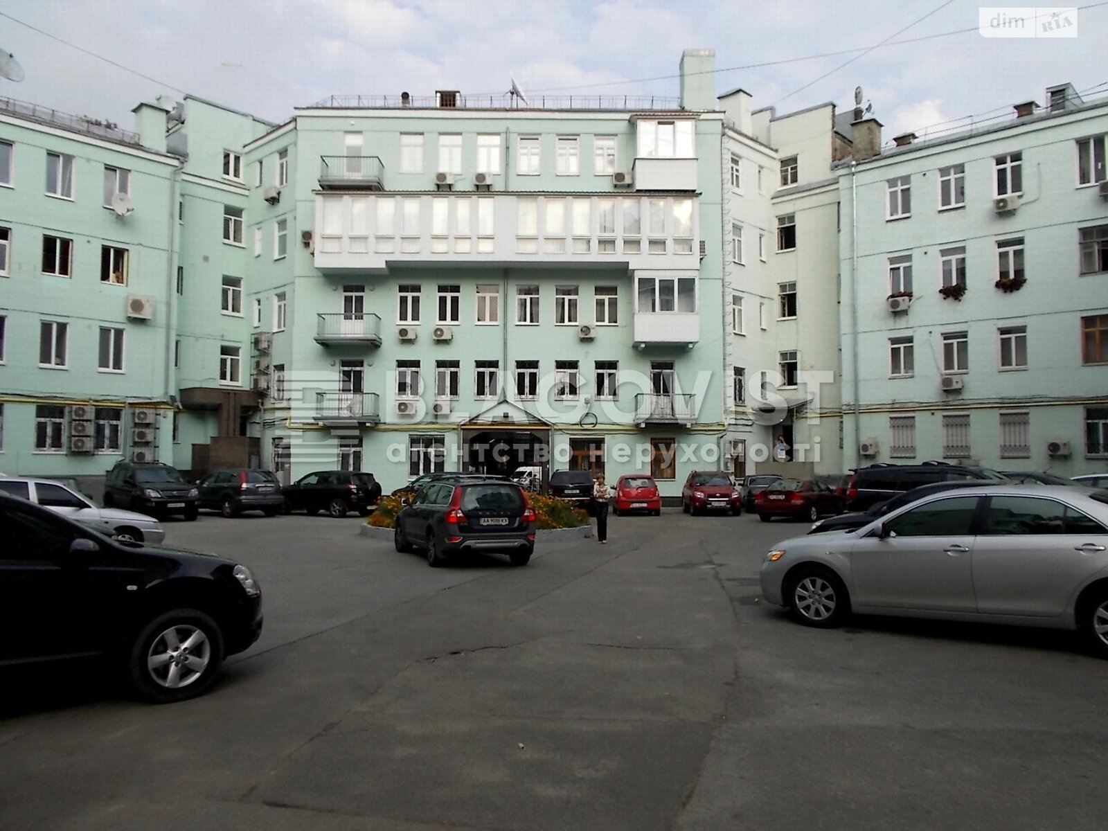 Продажа трехкомнатной квартиры в Киеве, на ул. Михайла Грушевского 28/2, район Липки фото 1 Продажа трехкомнатной квартиры в Киеве, на ул. Михайла Грушевского 28/2, район Липки фото 1
