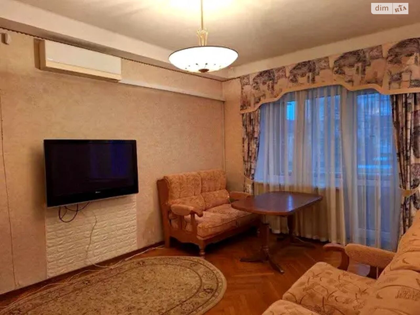 Продаж двокімнатної квартири в Києві, на вул. Пилипа Орлика 9, район Липки фото 1 Продаж двокімнатної квартири в Києві, на вул. Пилипа Орлика 9, район Липки фото 1
