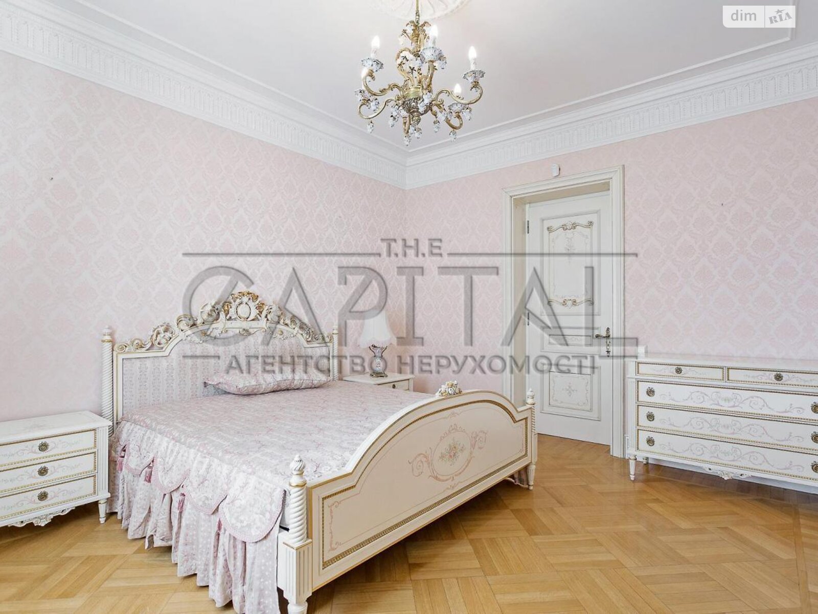 Продаж трикімнатної квартири в Києві, на вул. Пилипа Орлика 6, район Липки фото 1 Продаж трикімнатної квартири в Києві, на вул. Пилипа Орлика 6, район Липки фото 1
