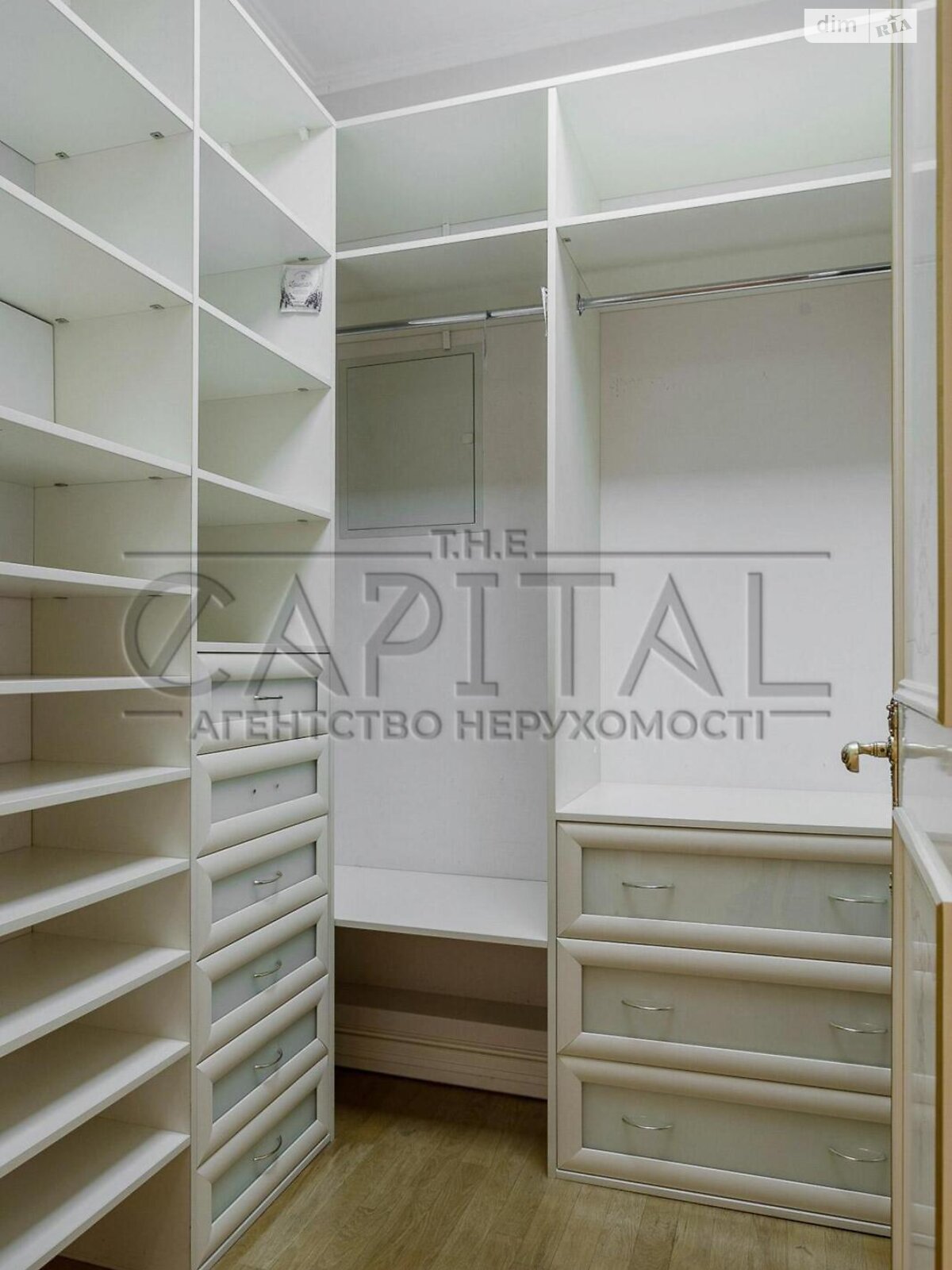 Продаж трикімнатної квартири в Києві, на вул. Пилипа Орлика 6, район Липки фото 1 Продаж трикімнатної квартири в Києві, на вул. Пилипа Орлика 6, район Липки фото 1
