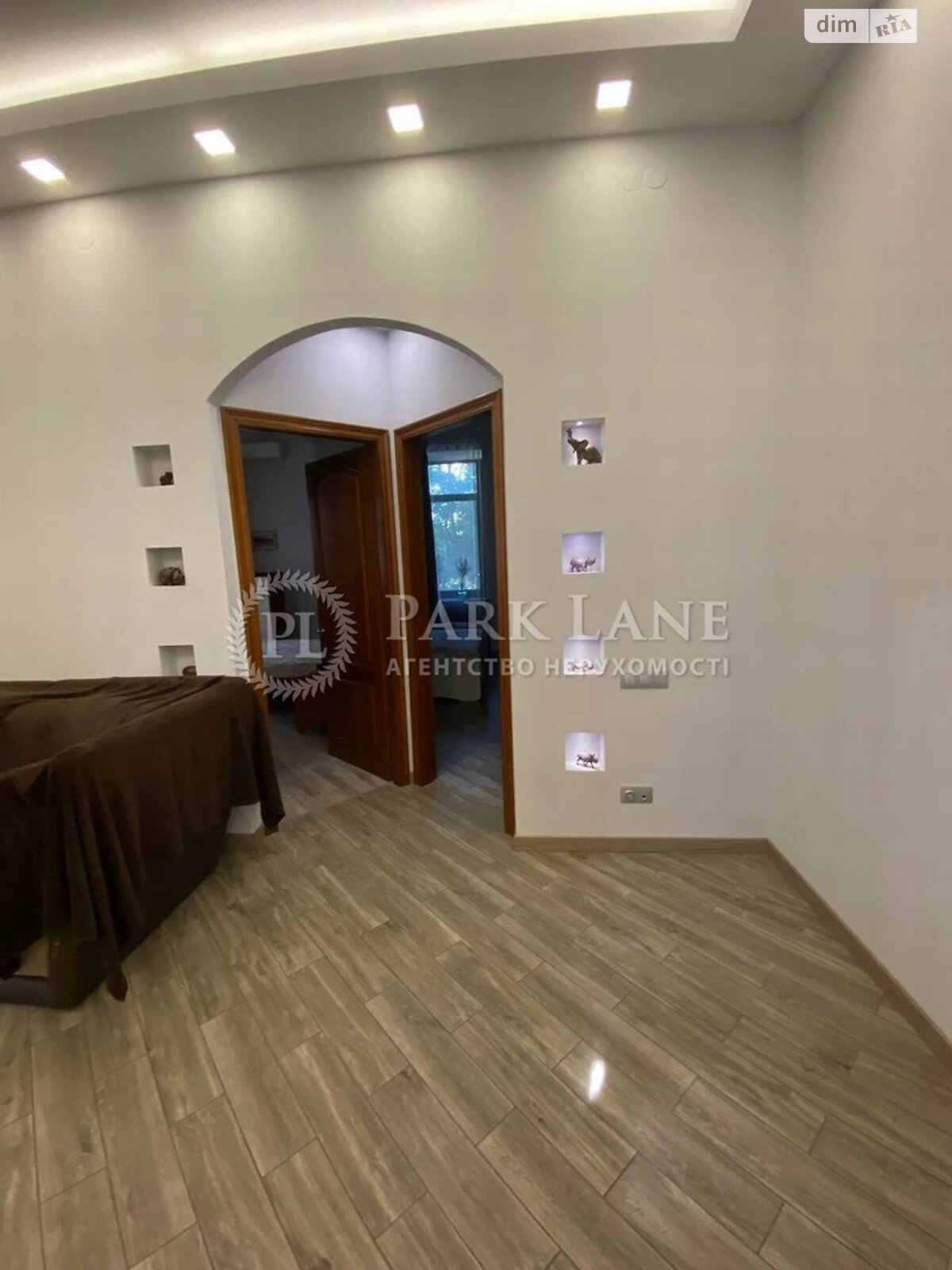 Продажа трехкомнатной квартиры в Киеве, на ул. Пылыпа Орлика 22/2, район Липки фото 1