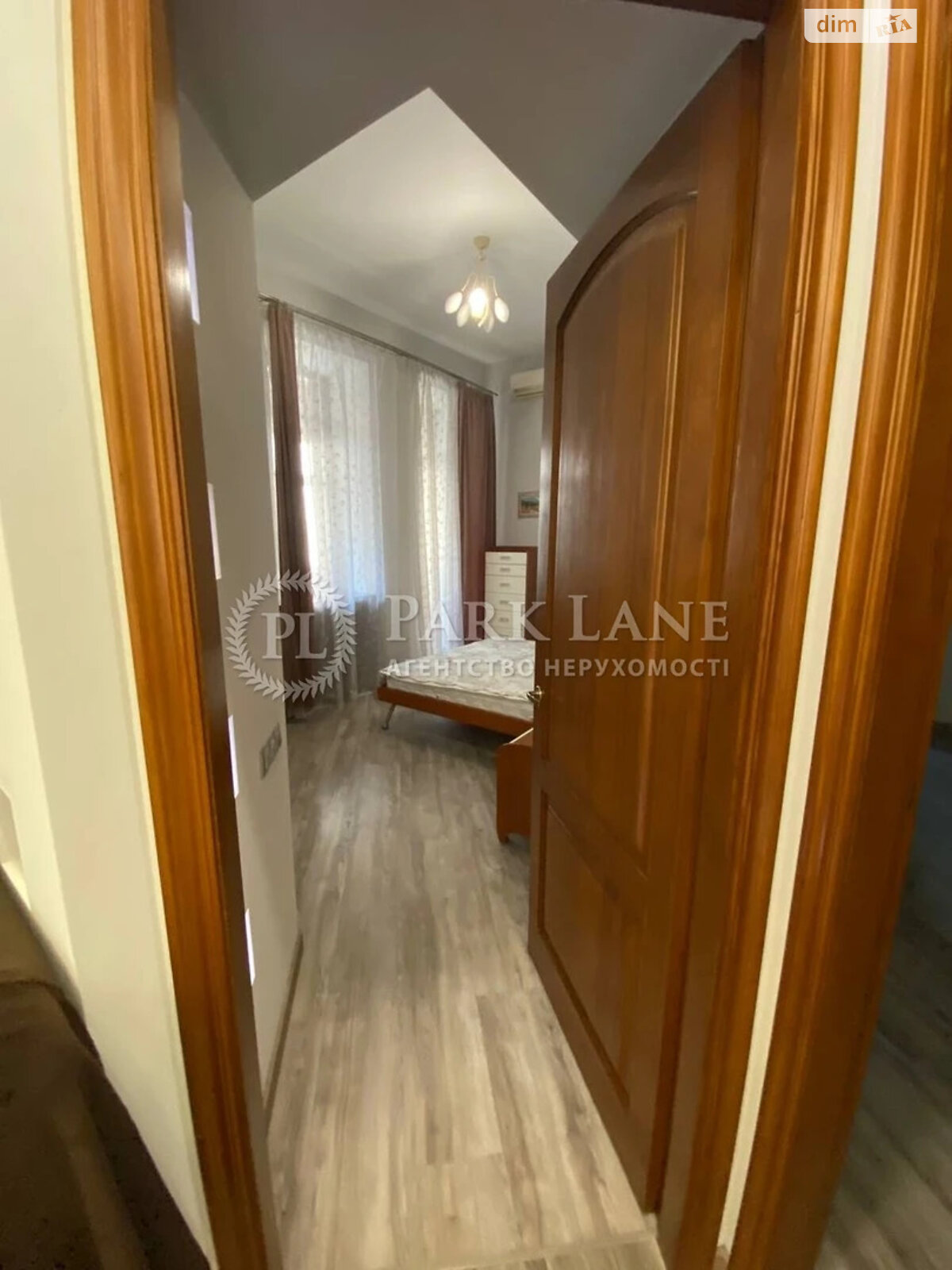 Продажа трехкомнатной квартиры в Киеве, на ул. Пылыпа Орлика 22/2, район Липки фото 1