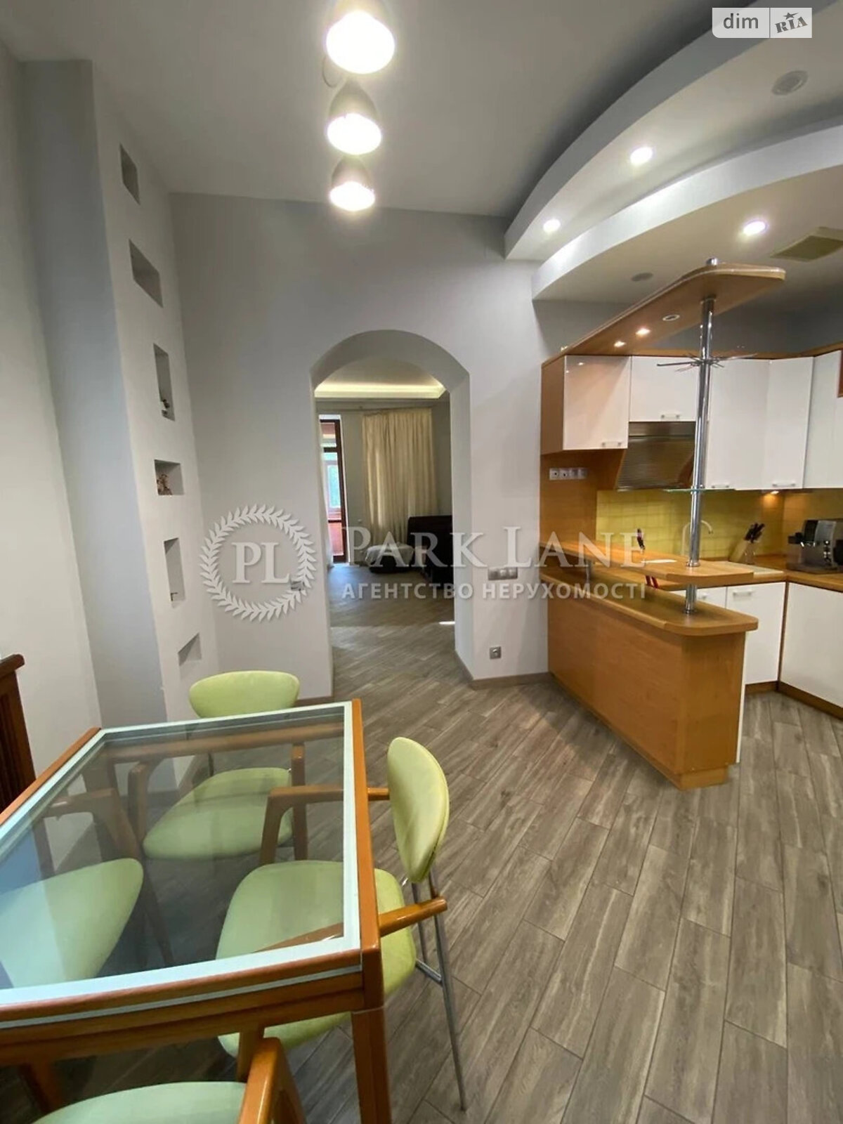 Продажа трехкомнатной квартиры в Киеве, на ул. Пылыпа Орлика 22/2, район Липки фото 1