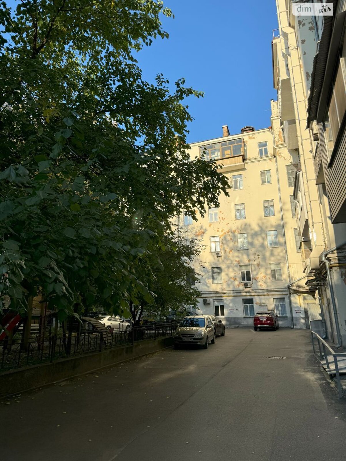 Продажа трехкомнатной квартиры в Киеве, на ул. Шелковичная 32/34, район Липки фото 1 Продажа трехкомнатной квартиры в Киеве, на ул. Шелковичная 32/34, район Липки фото 1