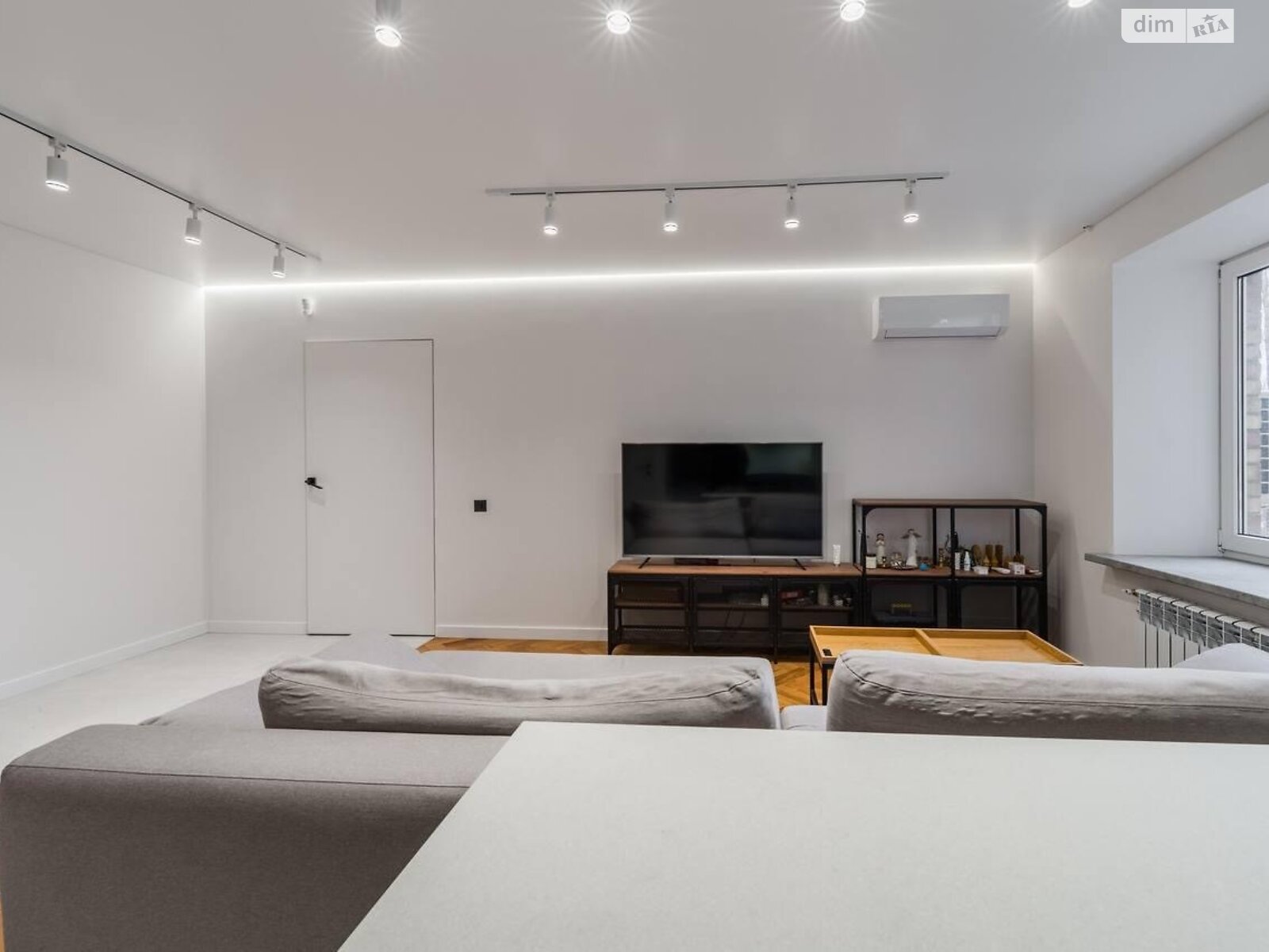 Продаж двокімнатної квартири в Києві, на вул. Шовковична 48, район Липки фото 1