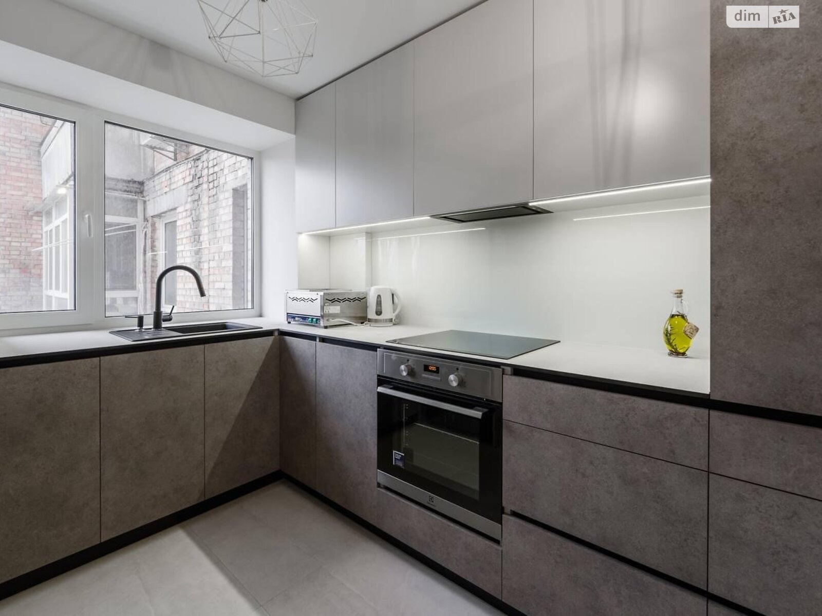 Продаж двокімнатної квартири в Києві, на вул. Шовковична 48, район Липки фото 1