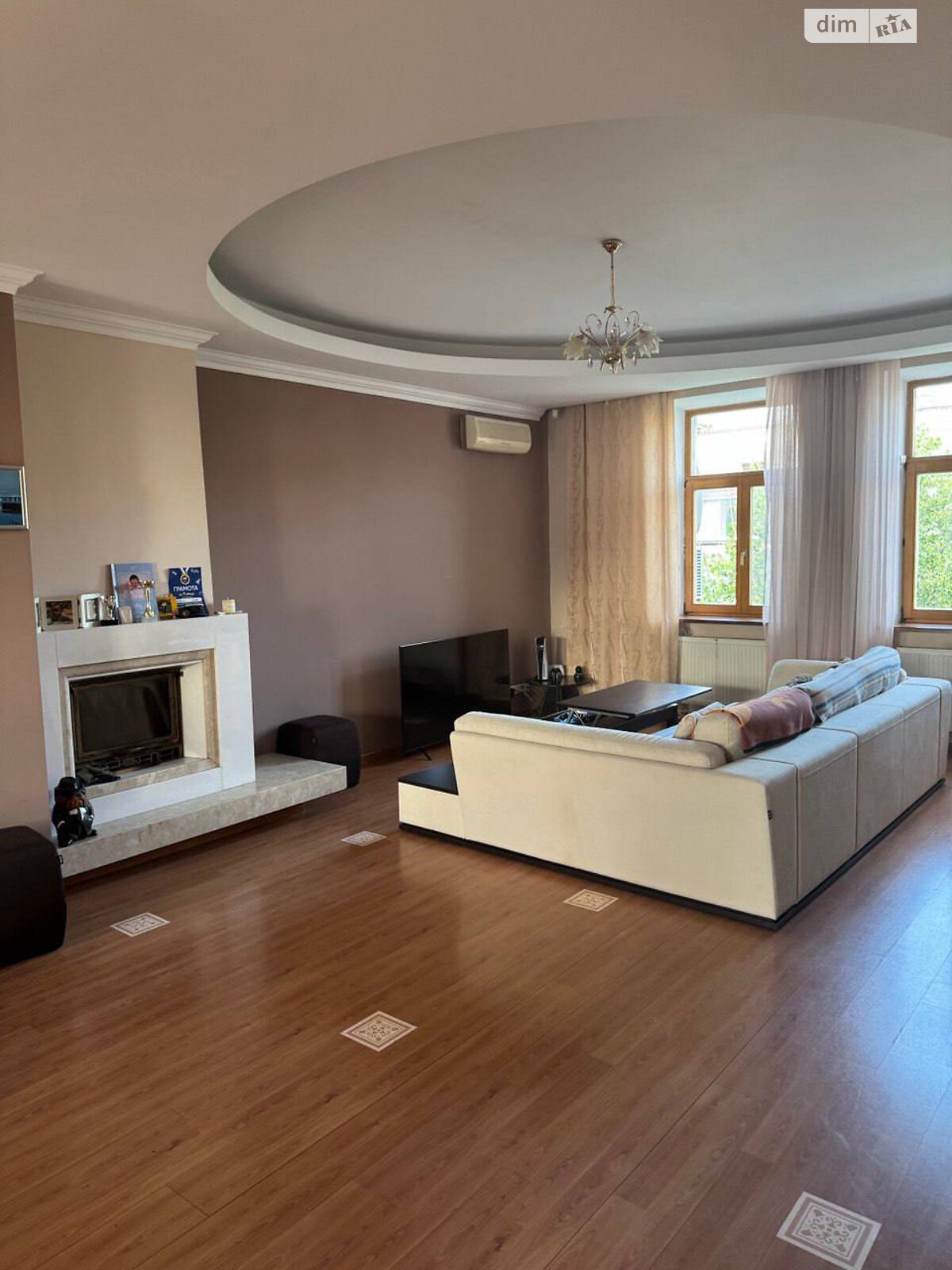 Продажа четырехкомнатной квартиры в Киеве, на ул. Шелковичная 32/34, район Липки фото 1