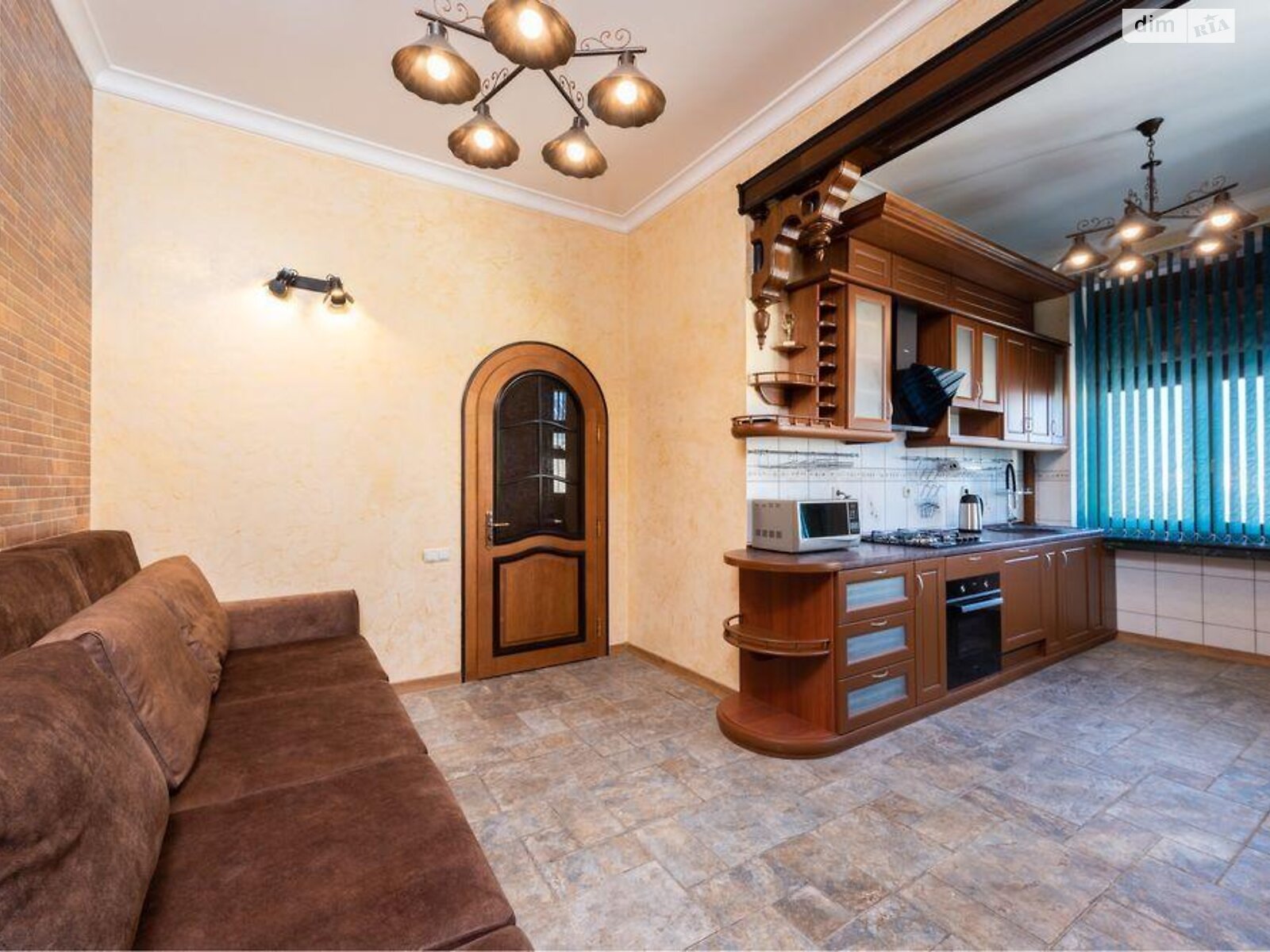 Продажа двухкомнатной квартиры в Киеве, на ул. Заньковецкой 8, район Липки фото 1 Продажа двухкомнатной квартиры в Киеве, на ул. Заньковецкой 8, район Липки фото 1