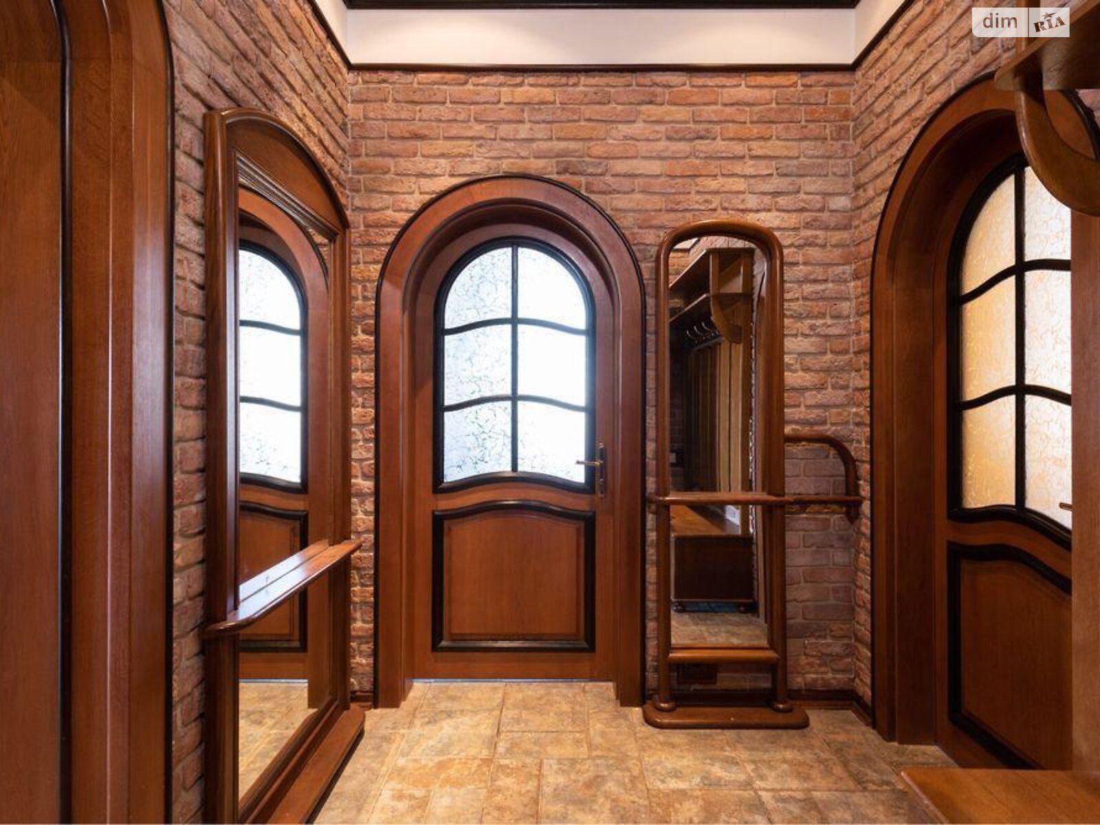 Продажа двухкомнатной квартиры в Киеве, на ул. Заньковецкой 8, район Липки фото 1 Продажа двухкомнатной квартиры в Киеве, на ул. Заньковецкой 8, район Липки фото 1