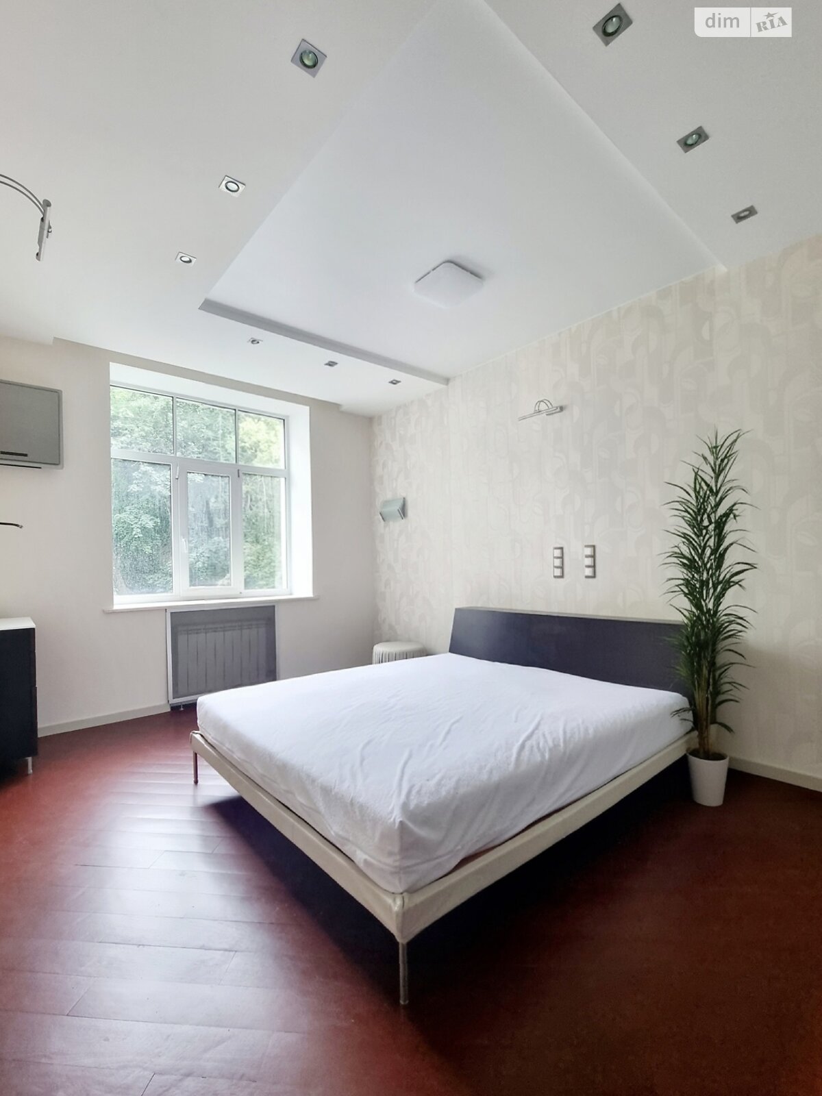 Продаж двокімнатної квартири в Києві, на вул. Заньковецької 5/2, район Липки фото 1