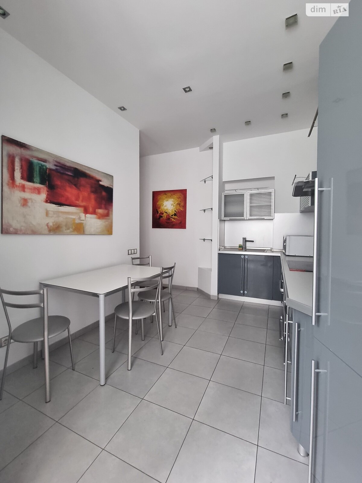 Продаж двокімнатної квартири в Києві, на вул. Заньковецької 5/2, район Липки фото 1