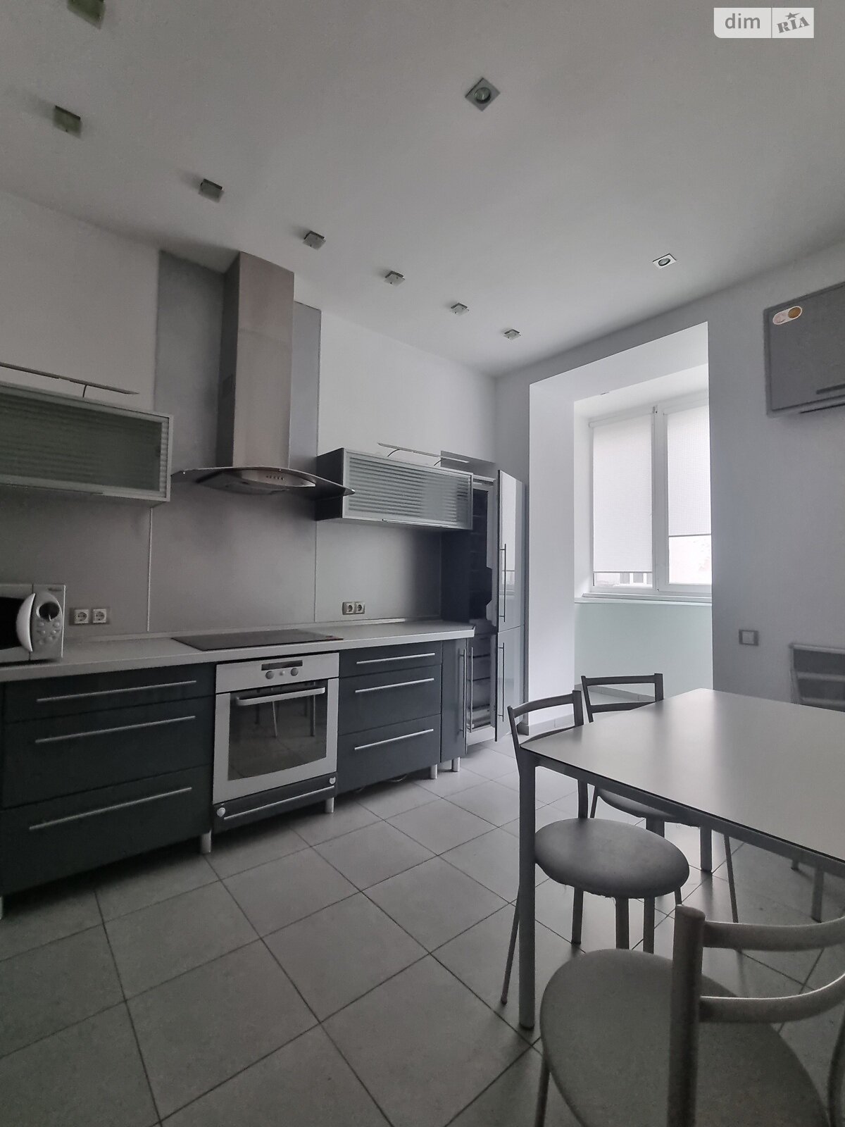 Продаж двокімнатної квартири в Києві, на вул. Заньковецької 5/2, район Липки фото 1