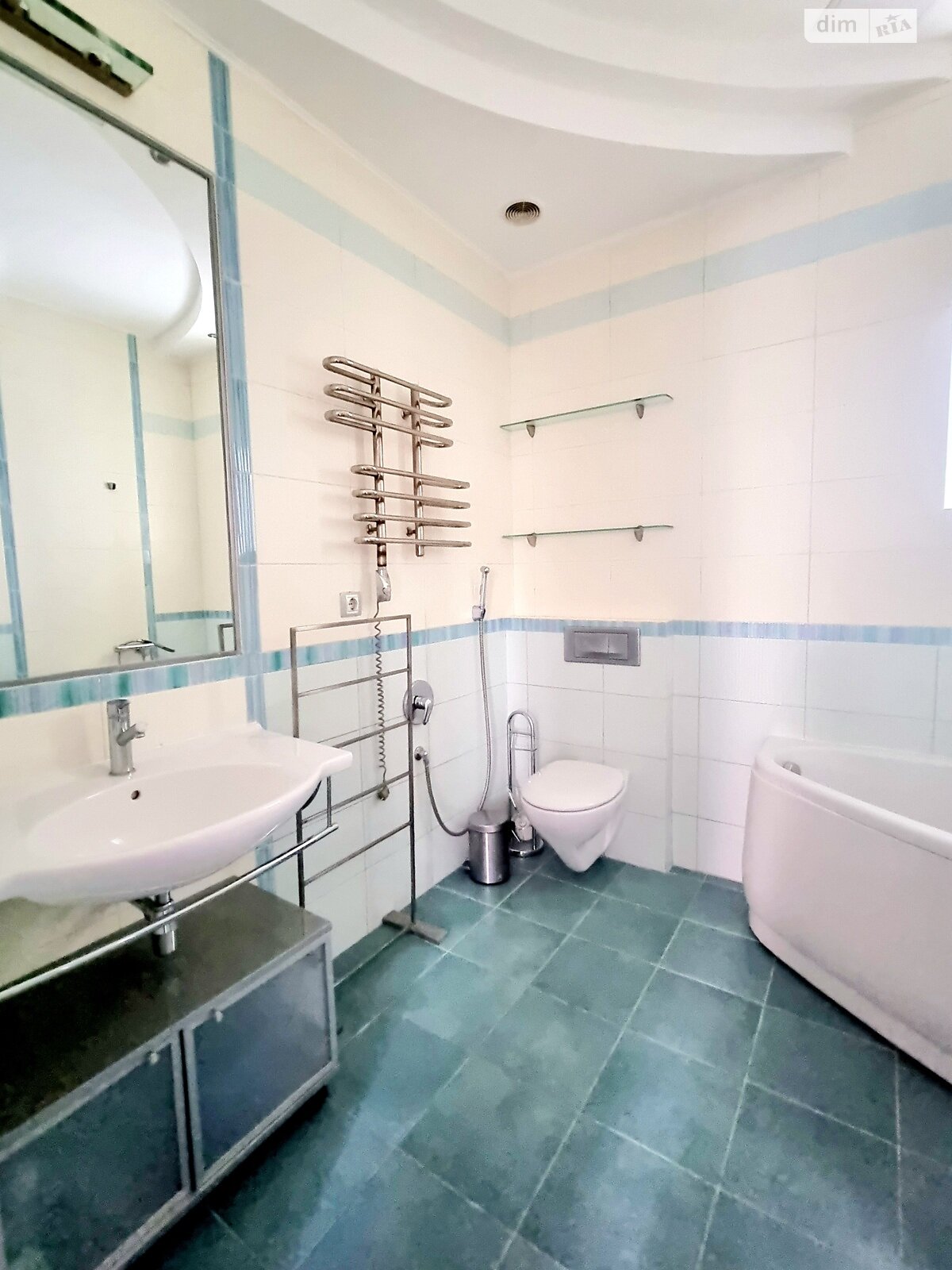 Продаж двокімнатної квартири в Києві, на вул. Заньковецької 5/2, район Липки фото 1