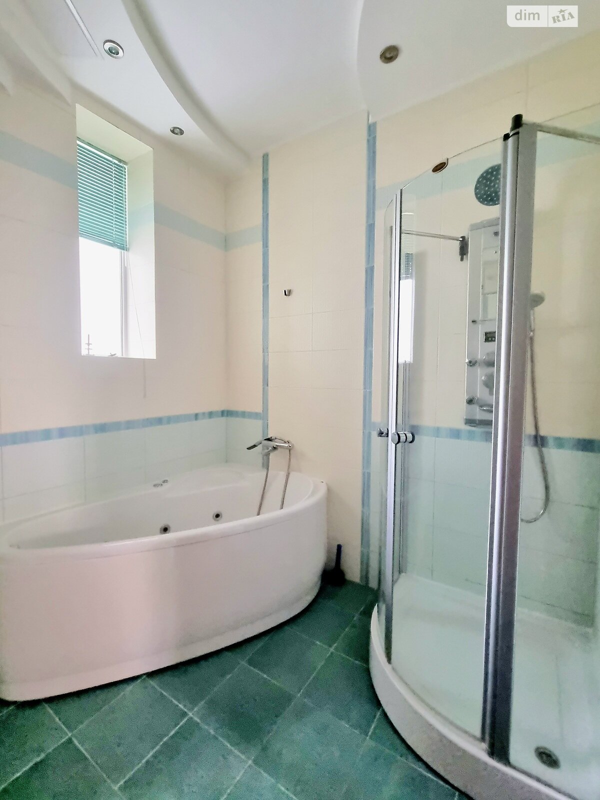 Продаж двокімнатної квартири в Києві, на вул. Заньковецької 5/2, район Липки фото 1