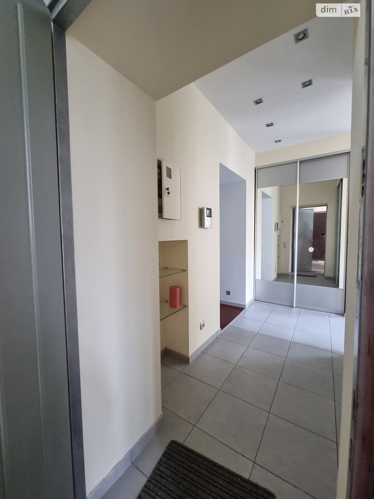 Продаж двокімнатної квартири в Києві, на вул. Заньковецької 5/2, район Липки фото 1