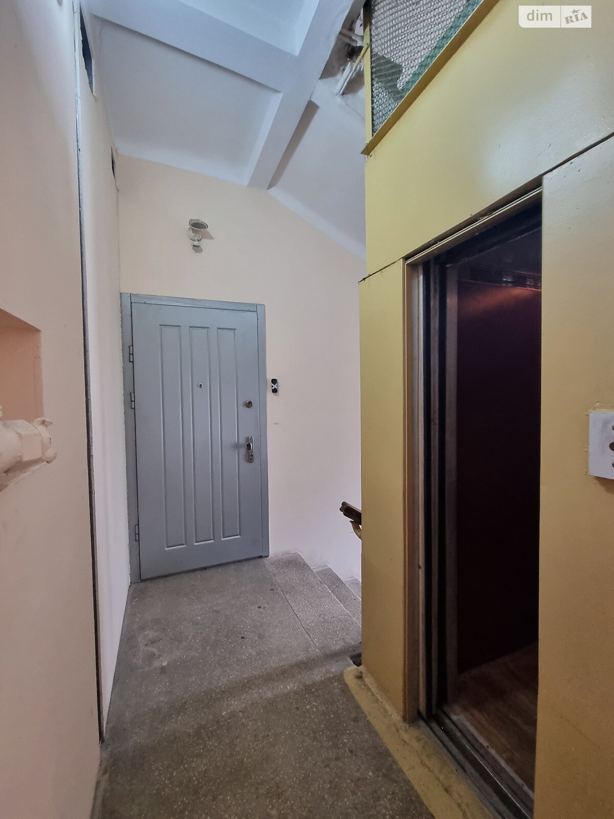 Продаж двокімнатної квартири в Києві, на вул. Заньковецької 5/2, район Липки фото 1