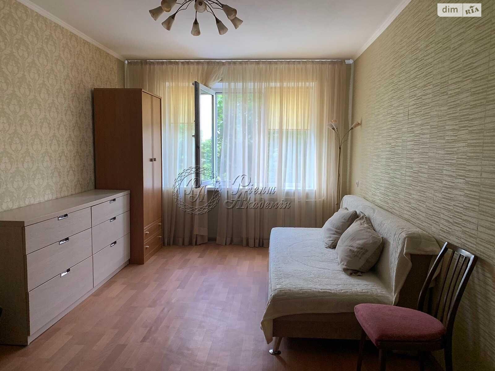 Продажа трехкомнатной квартиры в Киеве, на ул. Бакинская 37, район Лукьяновка фото 1 Продажа трехкомнатной квартиры в Киеве, на ул. Бакинская 37, район Лукьяновка фото 1