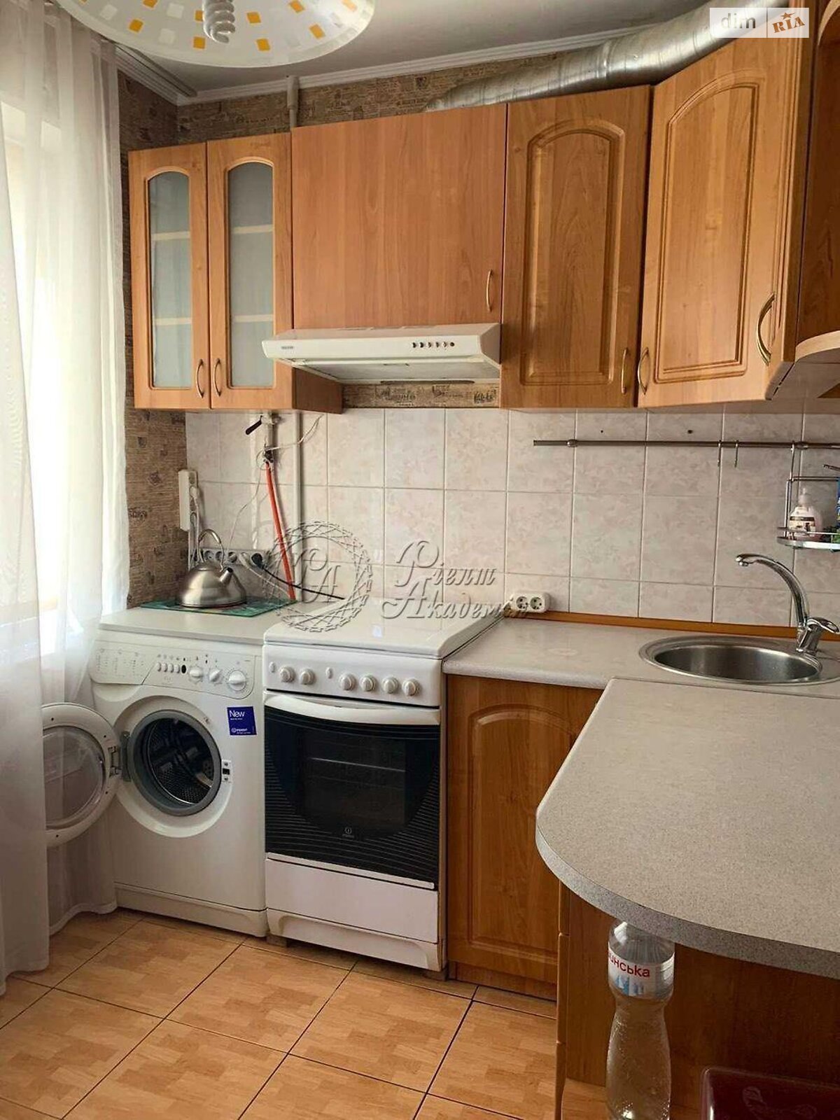 Продажа трехкомнатной квартиры в Киеве, на ул. Бакинская 37, район Лукьяновка фото 1 Продажа трехкомнатной квартиры в Киеве, на ул. Бакинская 37, район Лукьяновка фото 1