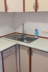 Продажа трехкомнатной квартиры в Киеве, на ул. Дегтяревская 28, район Лукьяновка фото 2