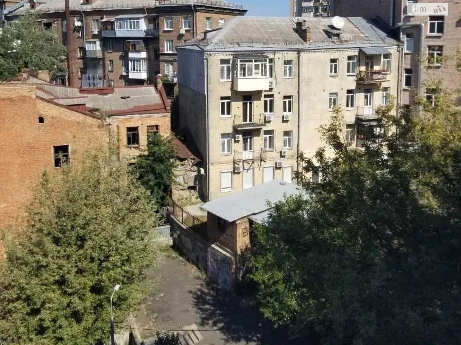Продажа трехкомнатной квартиры в Киеве, на ул. Дмитриевская 96-98, район Лукьяновка фото 1 Продажа трехкомнатной квартиры в Киеве, на ул. Дмитриевская 96-98, район Лукьяновка фото 1