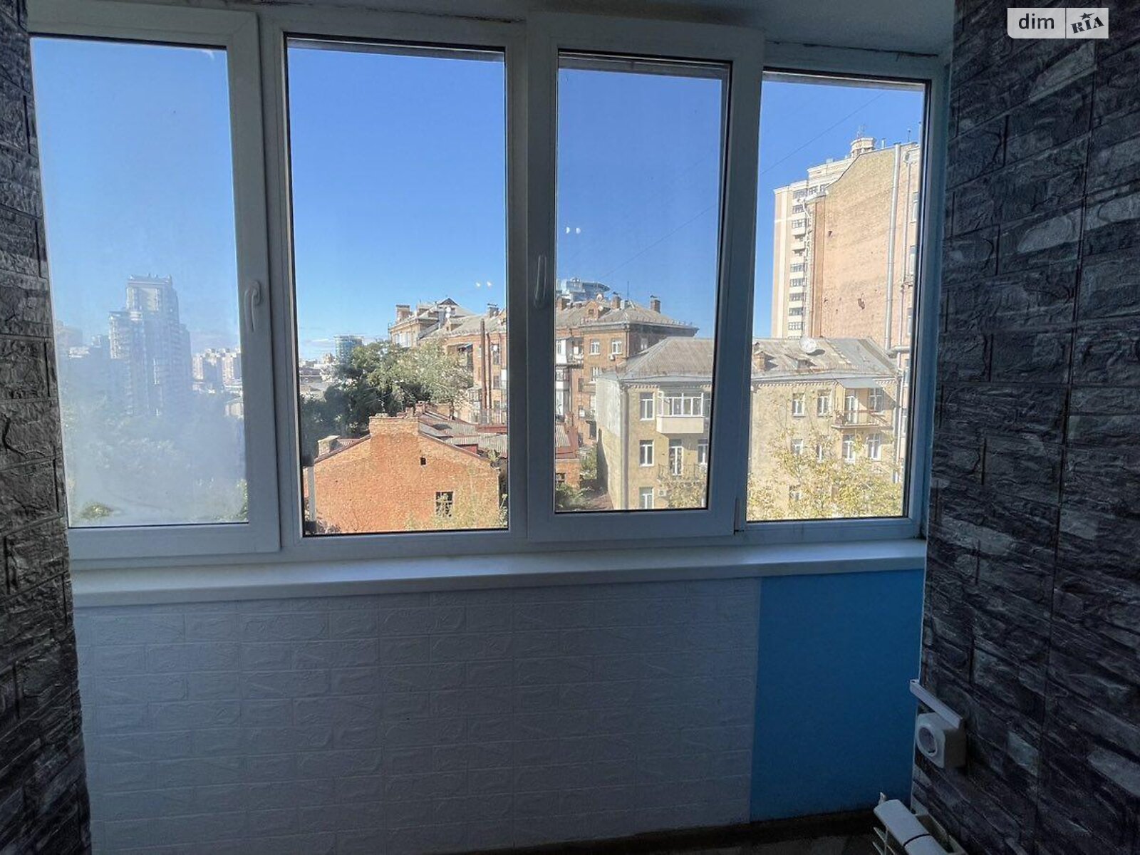 Продажа трехкомнатной квартиры в Киеве, на ул. Дмитриевская 96-98, район Лукьяновка фото 1 Продажа трехкомнатной квартиры в Киеве, на ул. Дмитриевская 96-98, район Лукьяновка фото 1