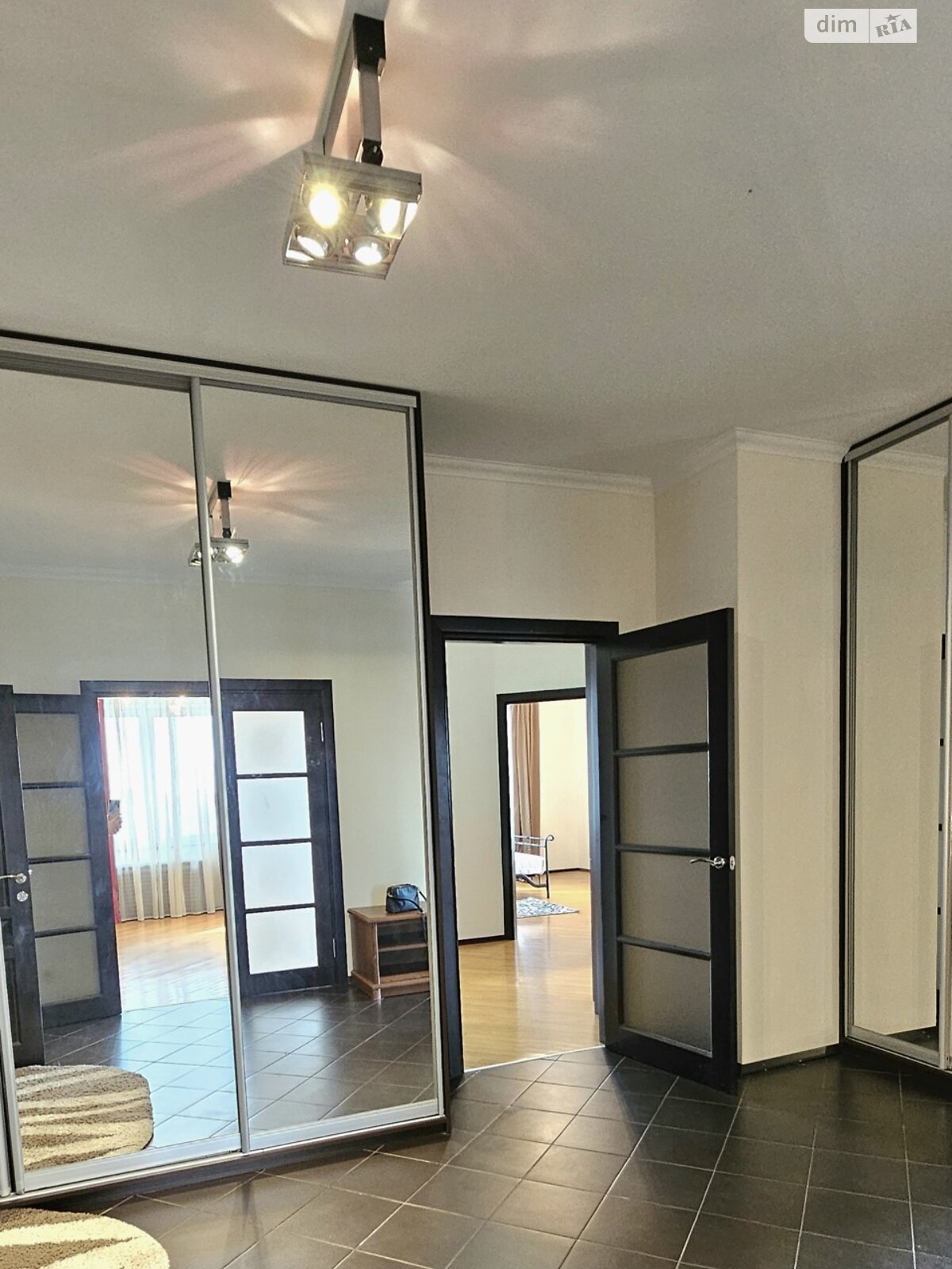 Продажа трехкомнатной квартиры в Киеве, на ул. Сечевых Стрельцов 52А, район Лукьяновка фото 1 Продажа трехкомнатной квартиры в Киеве, на ул. Сечевых Стрельцов 52А, район Лукьяновка фото 1