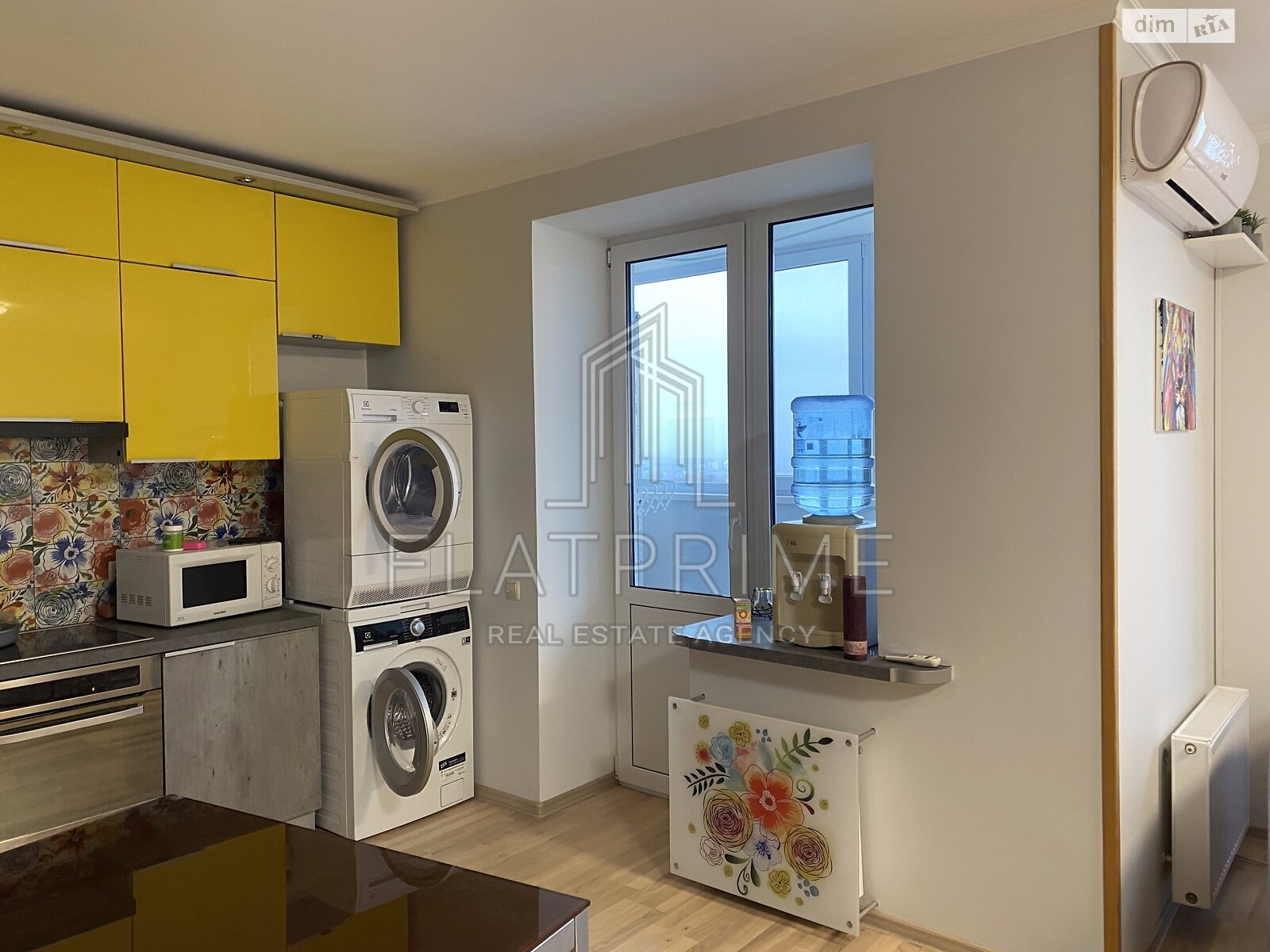 Продаж трикімнатної квартири в Києві, на вул. Герцена 35, район Лук'янівка фото 1 Продаж трикімнатної квартири в Києві, на вул. Герцена 35, район Лук'янівка фото 1