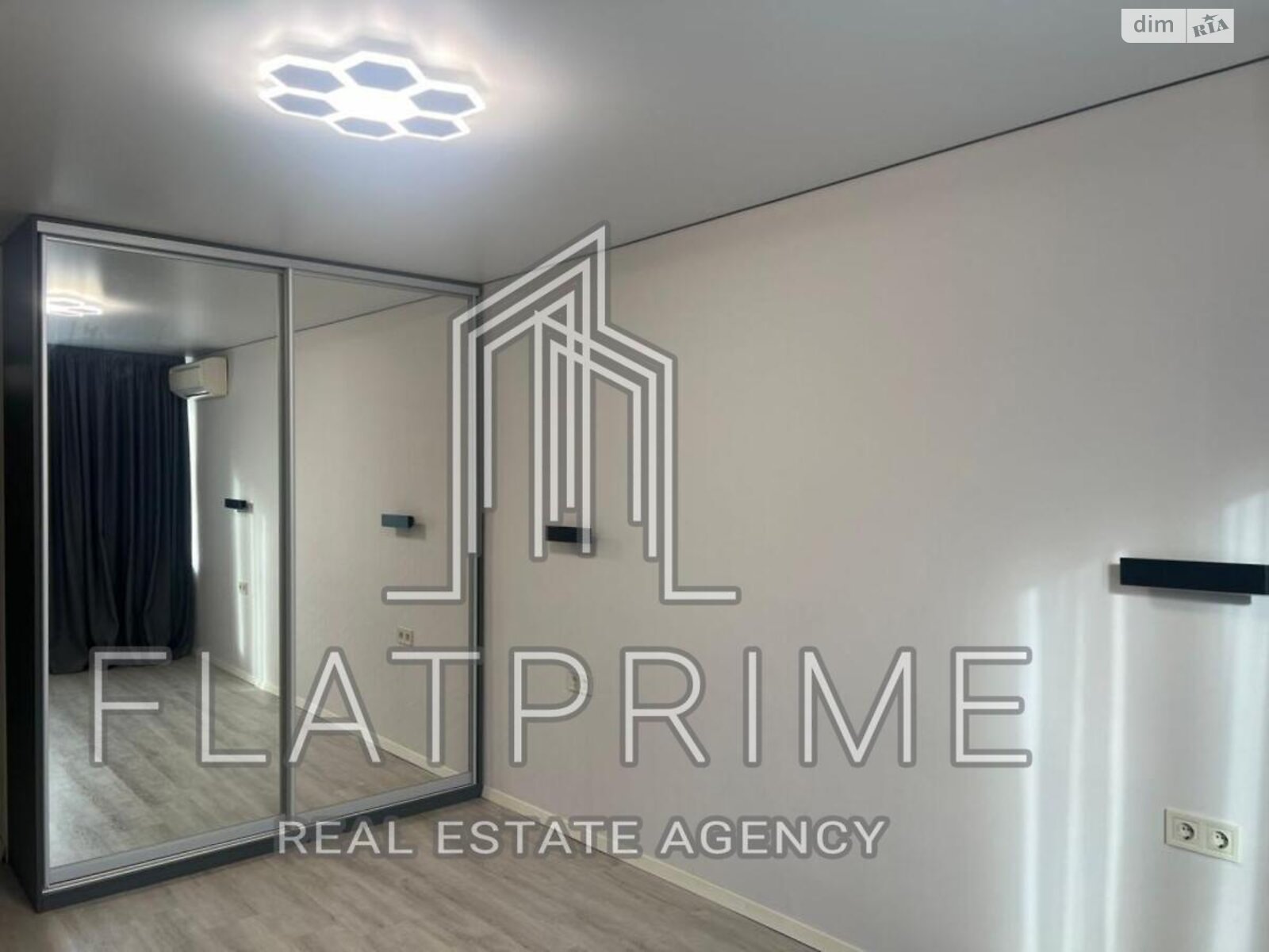 Продажа двухкомнатной квартиры в Киеве, на ул. Глебова 2, район Лукьяновка фото 1 Продажа двухкомнатной квартиры в Киеве, на ул. Глебова 2, район Лукьяновка фото 1