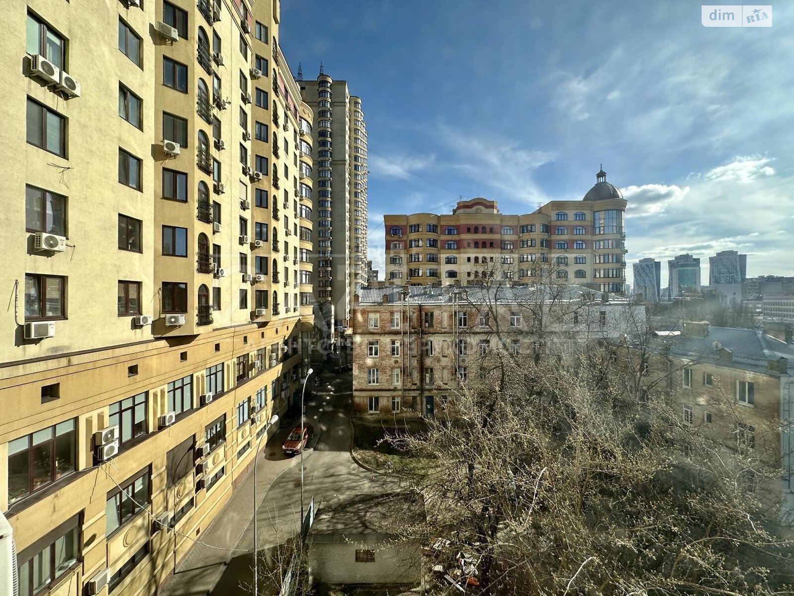 Продажа четырехкомнатной квартиры в Киеве, на ул. Полтавская 10, район Лукьяновка фото 1 Продажа четырехкомнатной квартиры в Киеве, на ул. Полтавская 10, район Лукьяновка фото 1