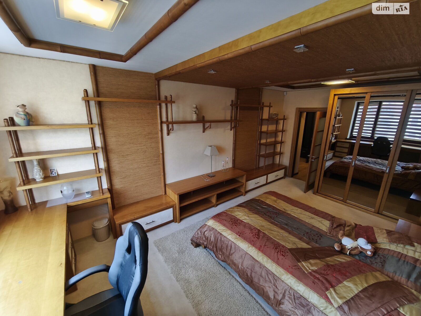 Продаж трикімнатної квартири в Києві, на вул. В'ячеслава Чорновола 20, район Шевченківський фото 1