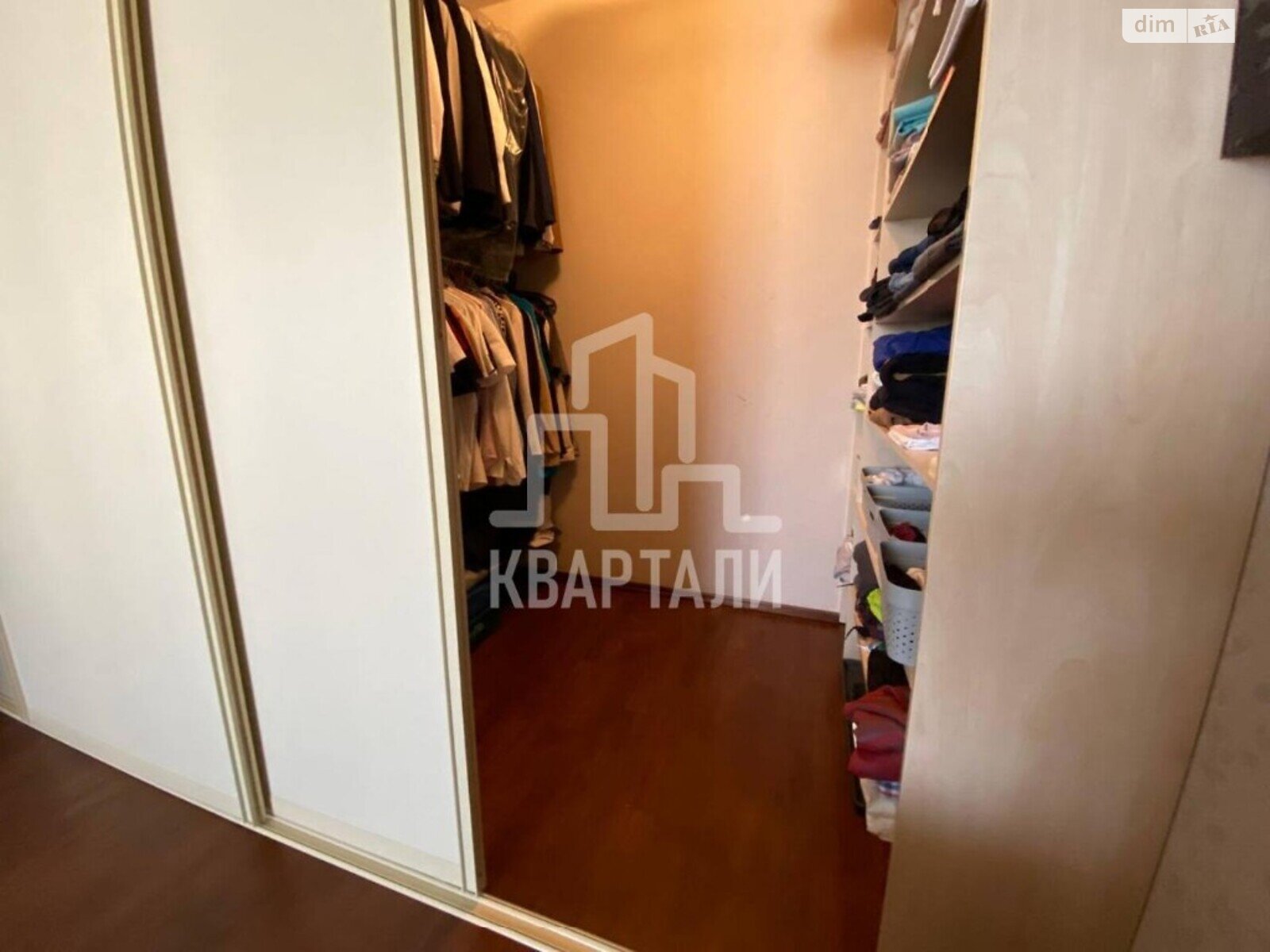 Продаж трикімнатної квартири в Києві, на вул. В'ячеслава Чорновола 20, район Лук'янівка фото 1