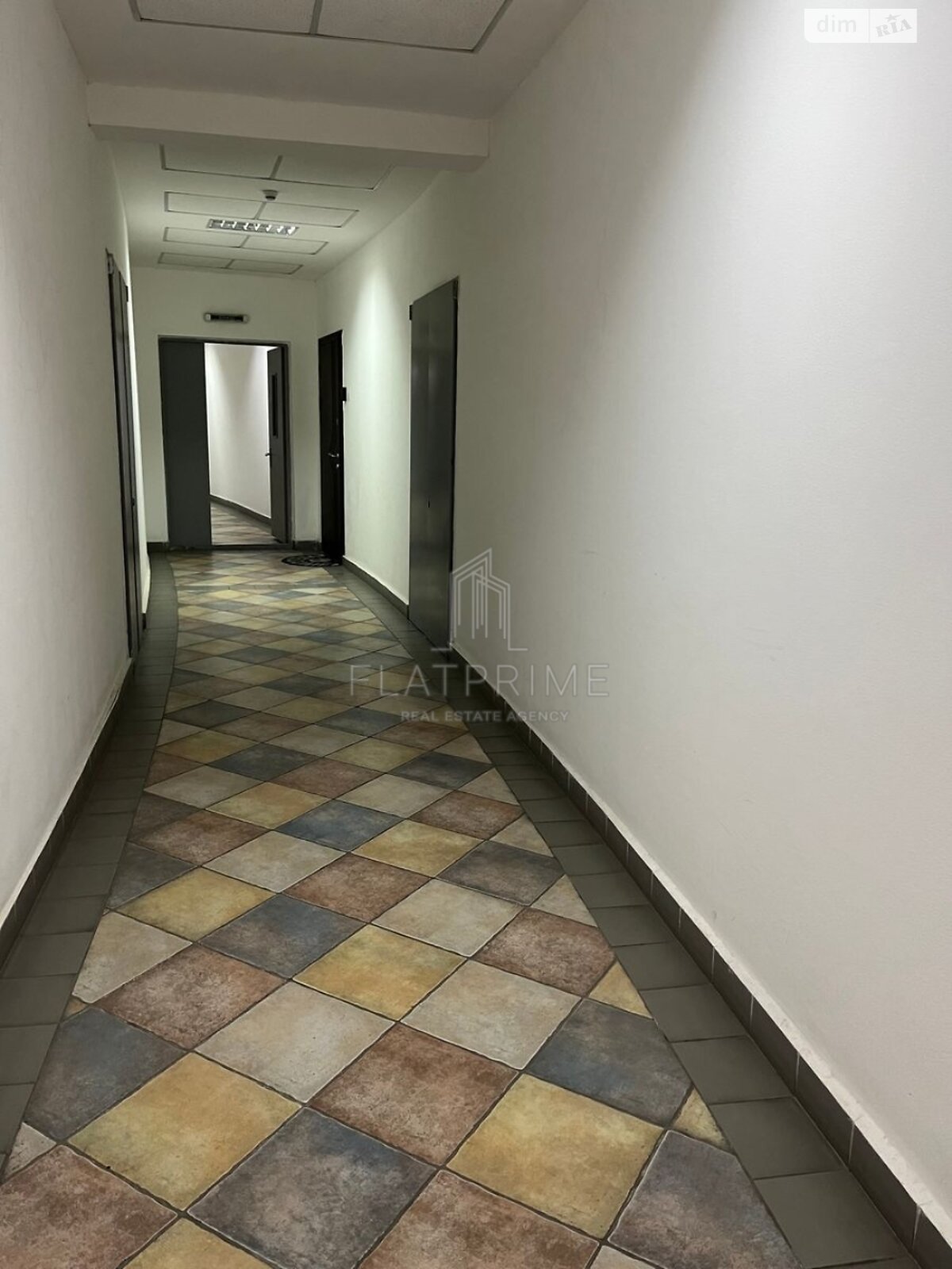 Продаж трикімнатної квартири в Києві, на вул. Юрія Іллєнка 18Б, район Лук'янівка фото 1 Продаж трикімнатної квартири в Києві, на вул. Юрія Іллєнка 18Б, район Лук'янівка фото 1